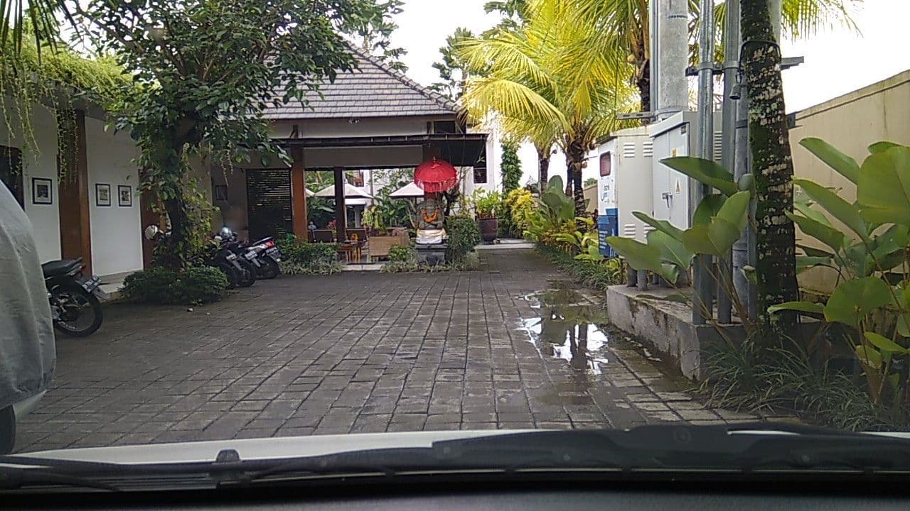 Street view near Putriayu Cottages, Ubud — © rodionoff (CC BY-SA · Mapillary)