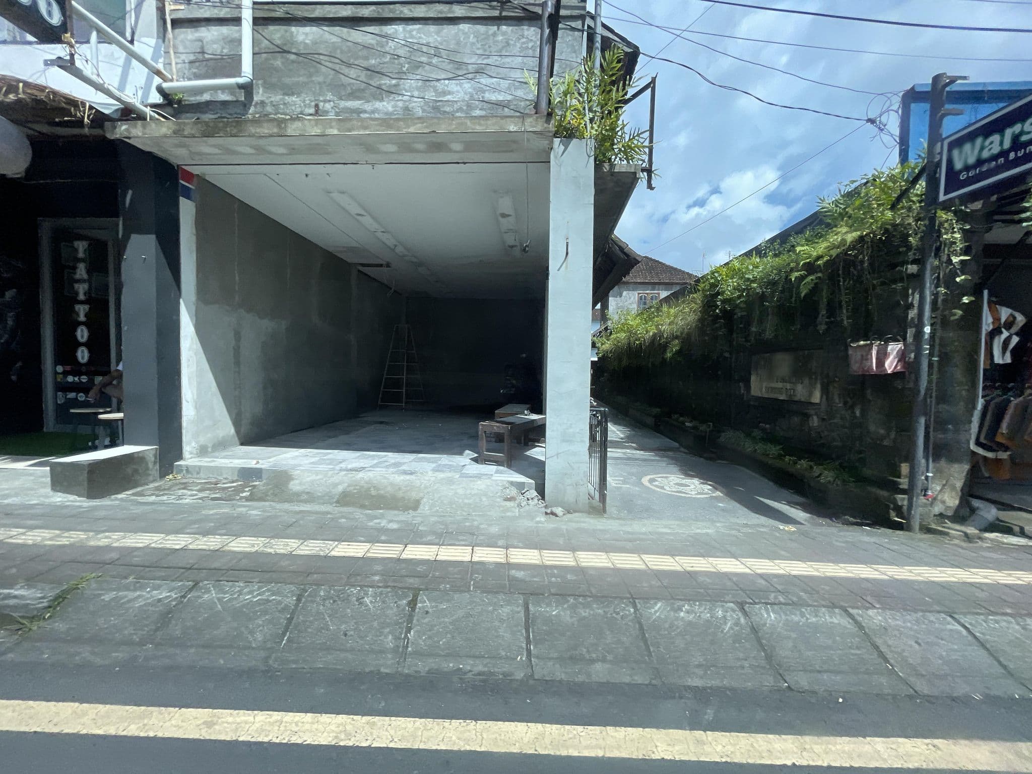 Street view near Ebud Bungalow, Ubud — © filipb (CC BY-SA · Mapillary)
