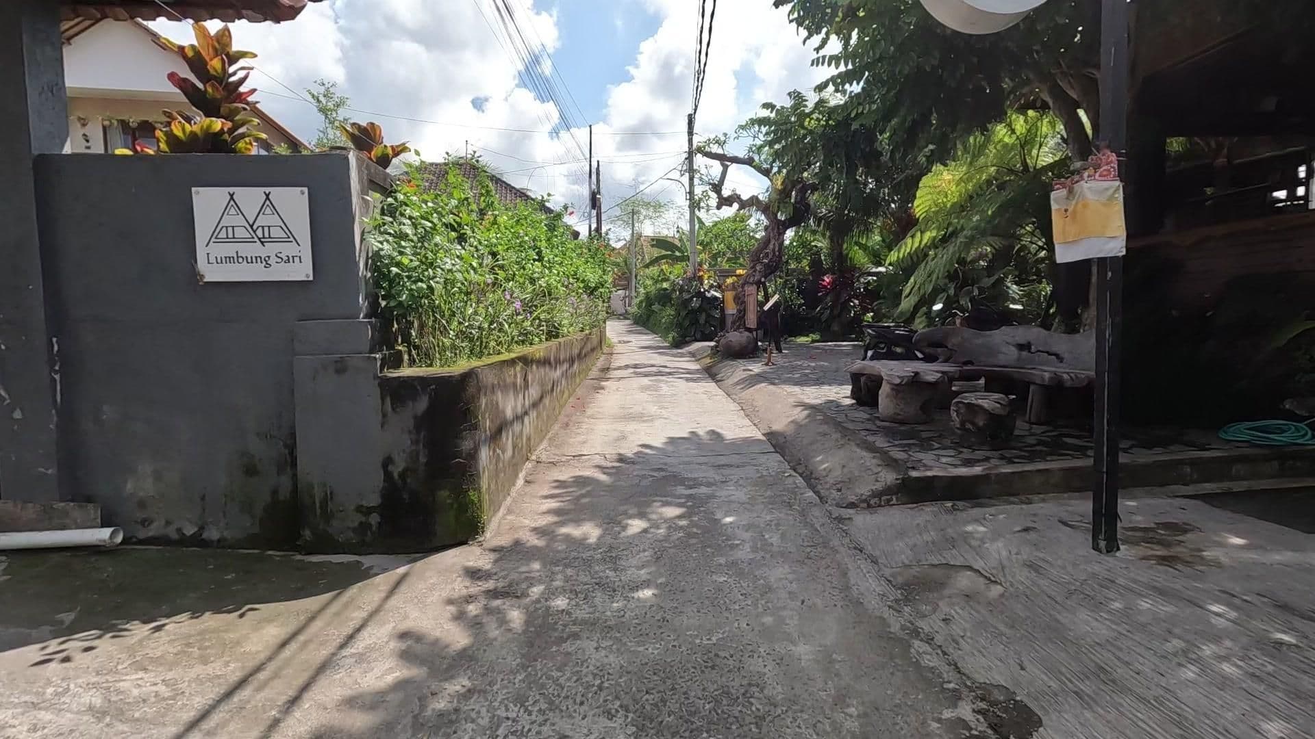 Street view near Vinayaka Ubud, Ubud — © lucomsky (CC BY-SA · Mapillary)