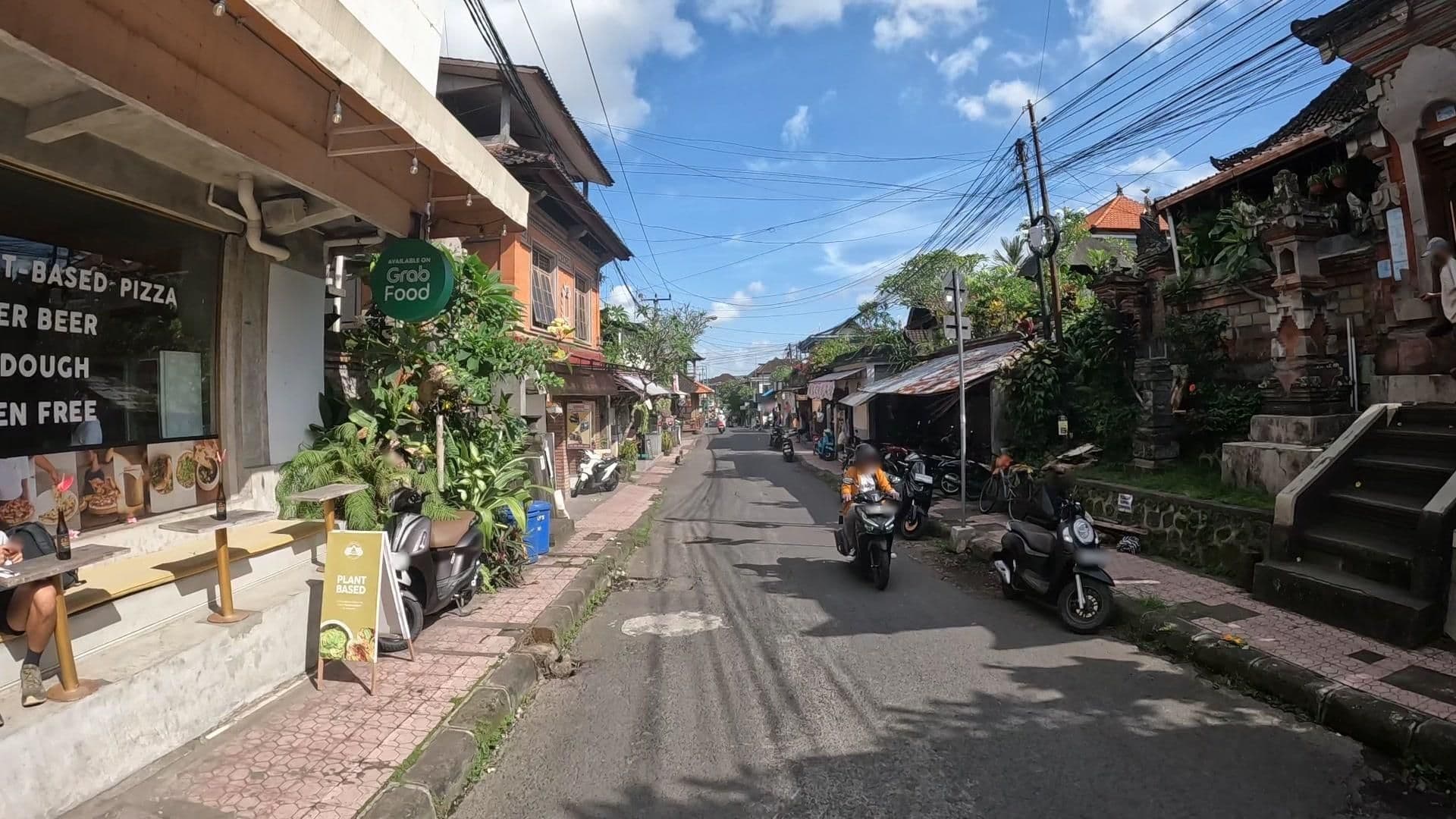 Street view near Dekwah Homestay, Ubud — © lucomsky (CC BY-SA · Mapillary)
