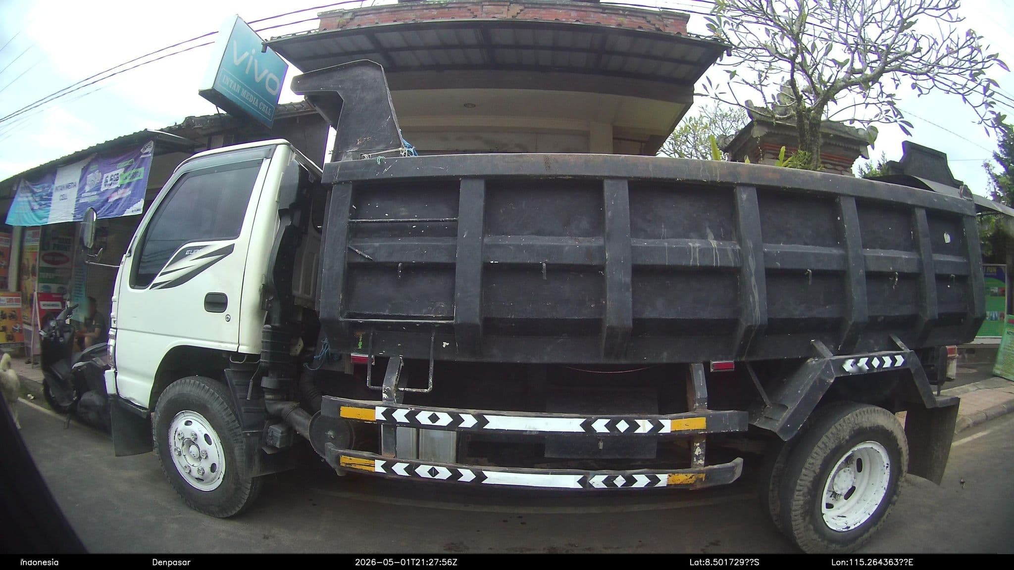 Street view near The Hidden Bali Inn Ubud, Ubud — © Kaart---RIGHT (CC BY-SA · Mapillary)