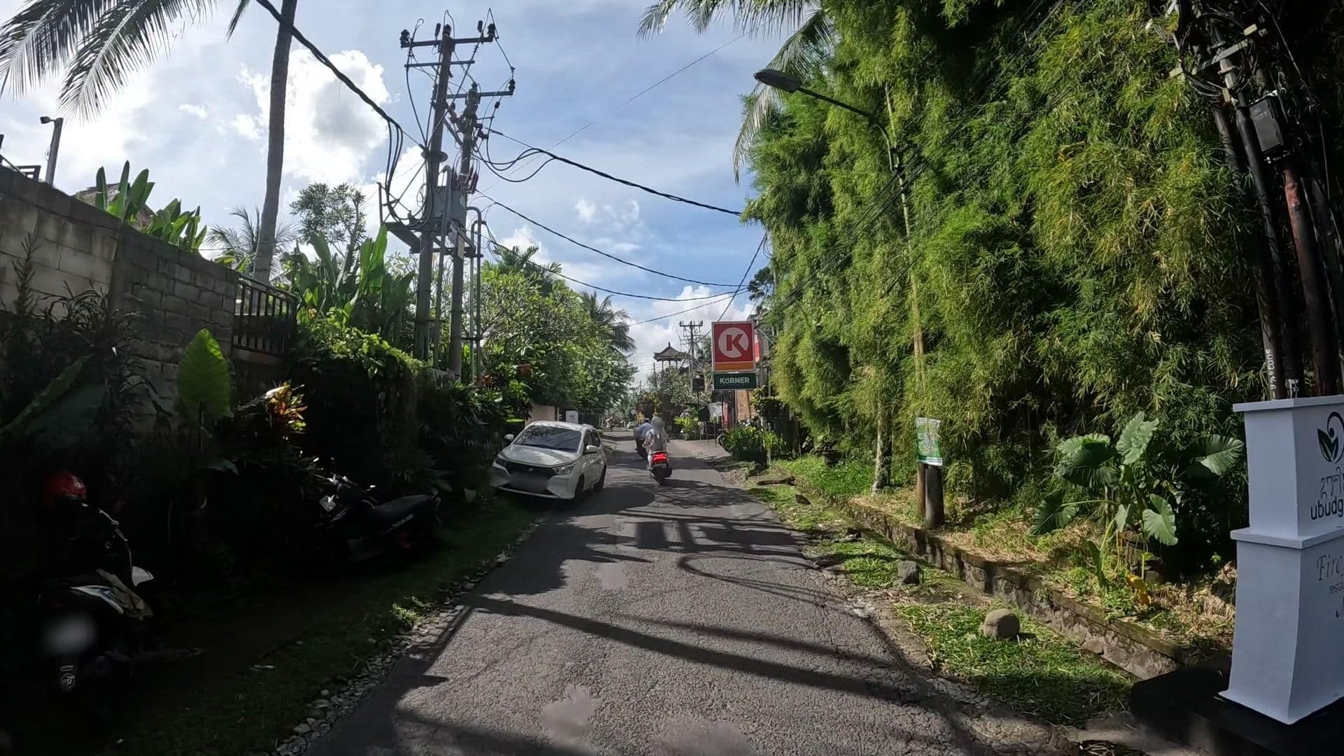 Street view near Luwak Ubud Villas, Ubud — © lucomsky (CC BY-SA · Mapillary)