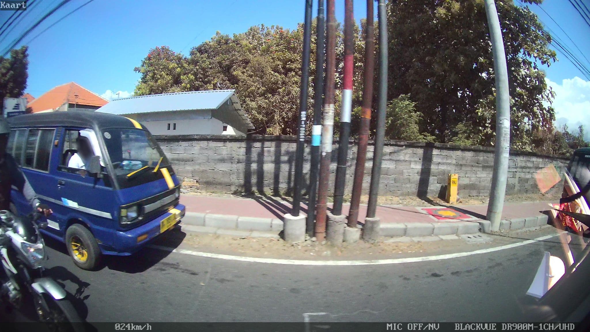 Street view near Central Hotel, Singaraja — © kaart_2 (CC BY-SA · Mapillary)