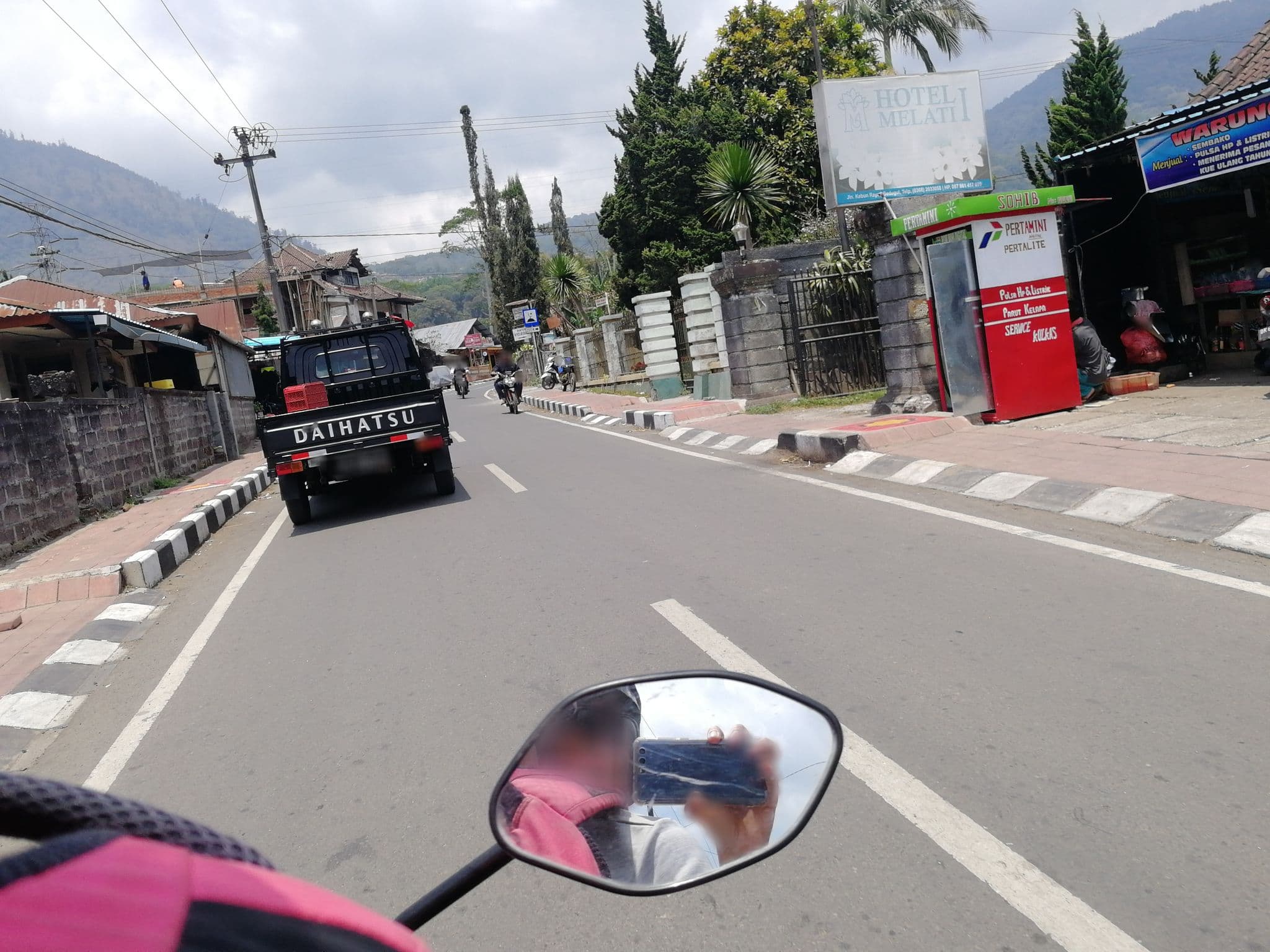 Street view near Melati Home Stay, Munduk — © thewayofmando (CC BY-SA · Mapillary)