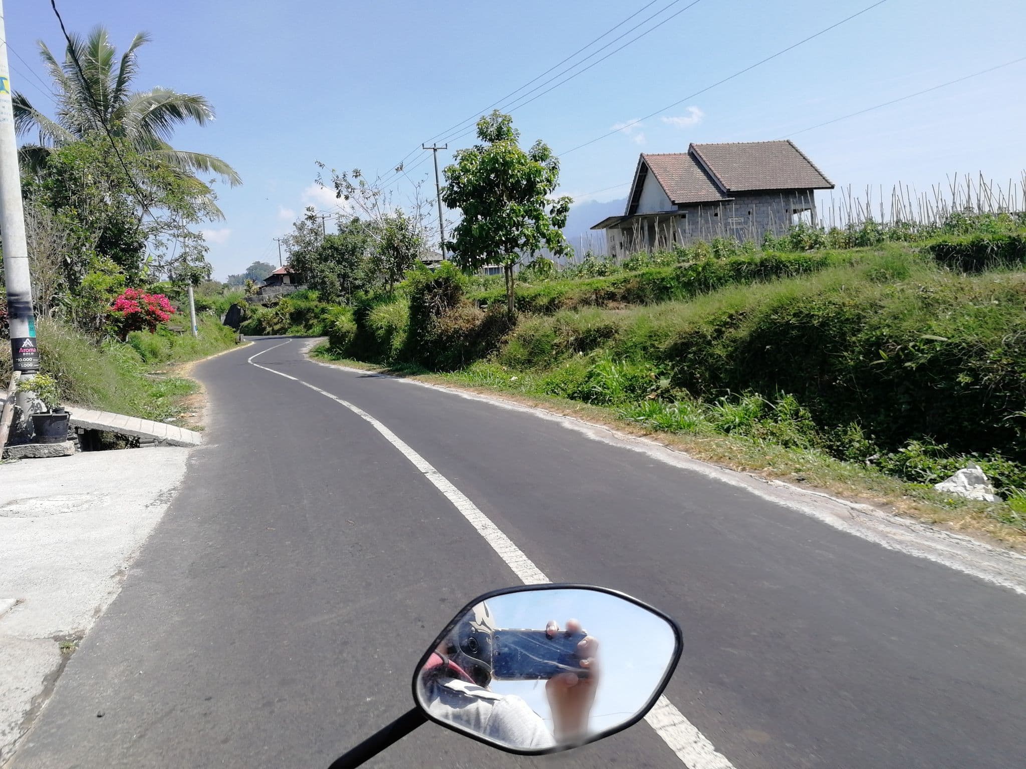 Street view near ZEN Rooms Baturiti Bedugul, Munduk — © thewayofmando (CC BY-SA · Mapillary)