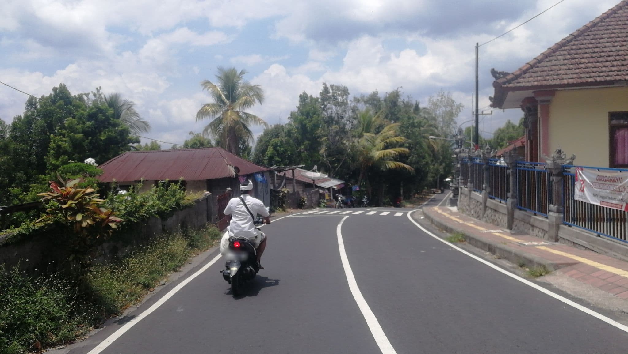 Street view near Munduk Sari Garden Villa, Munduk — © thewayofmando (CC BY-SA · Mapillary)