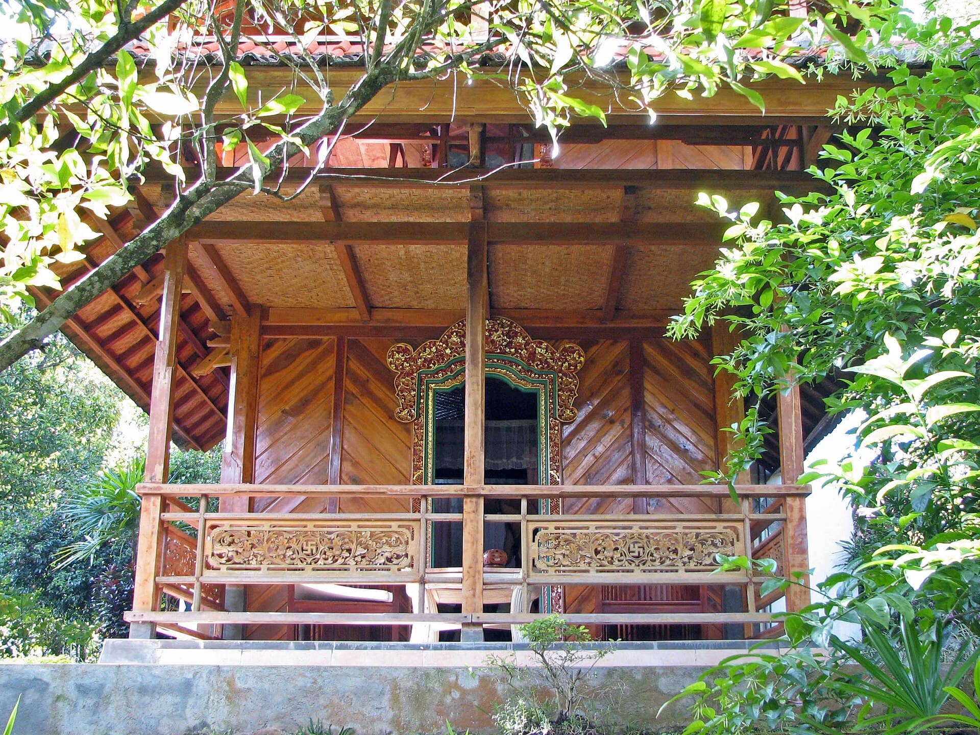 Puri Lumbung Cottages (via Wikimedia Commons, CC BY-SA 3.0)