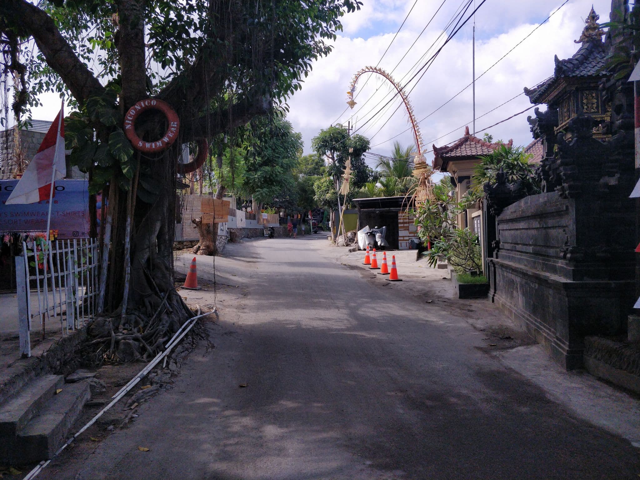 Street view near Tanjung Sanghyang Resort And Swimming Pool, Klungkung — © publicvoit (CC BY-SA · Mapillary)