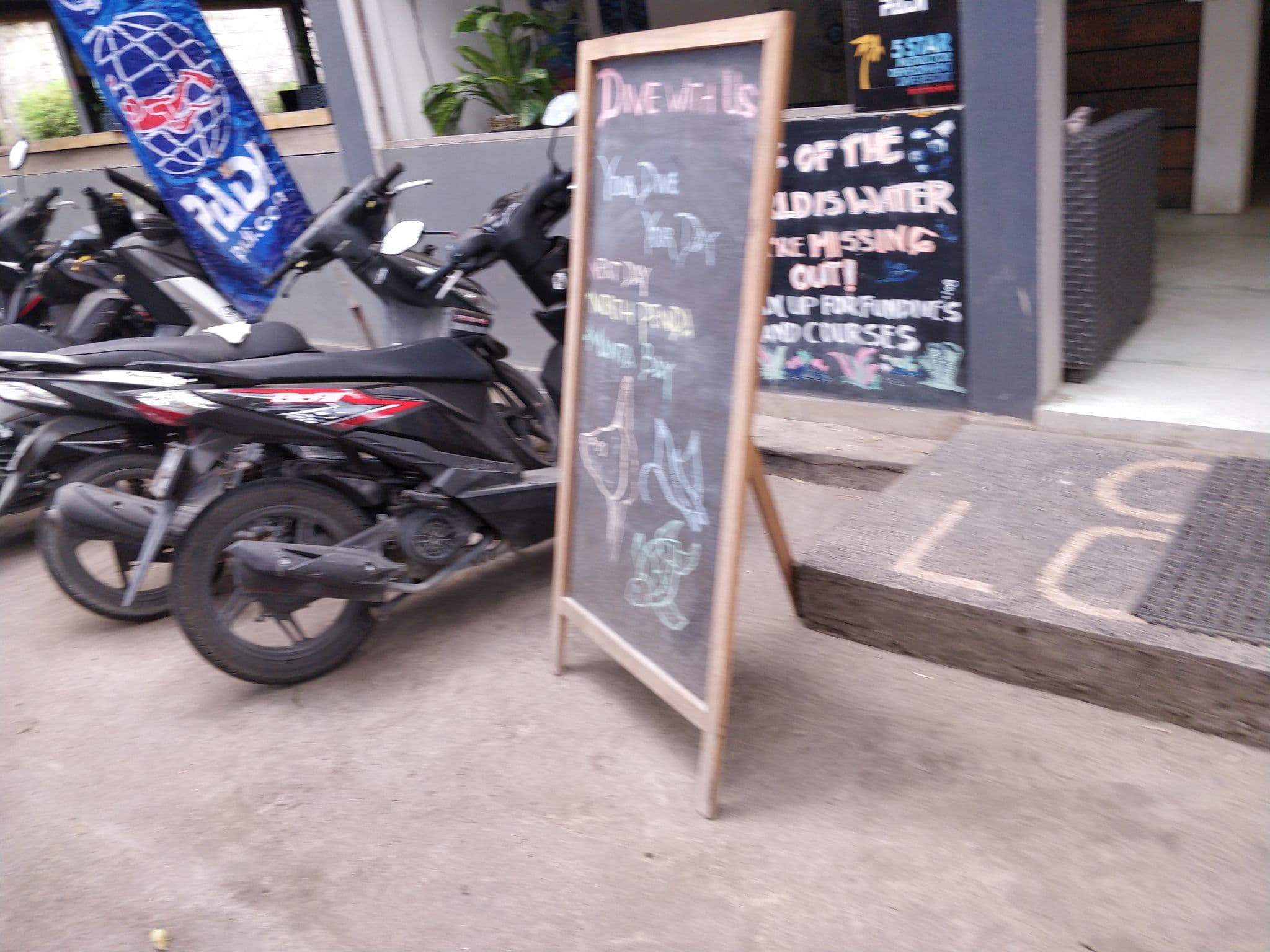 Street view near The Palm Grove Villas, Klungkung — © publicvoit (CC BY-SA · Mapillary)