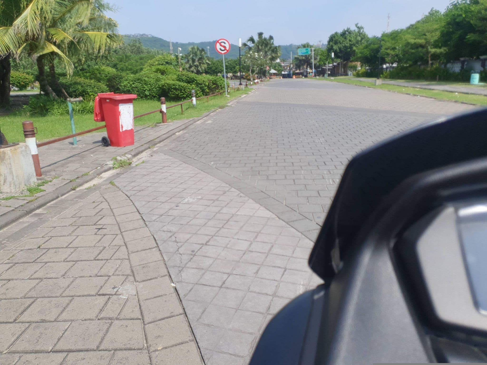 Street view near Raja Kuta Mandalika Hotel, Praya — © russmcd (CC BY-SA · Mapillary)