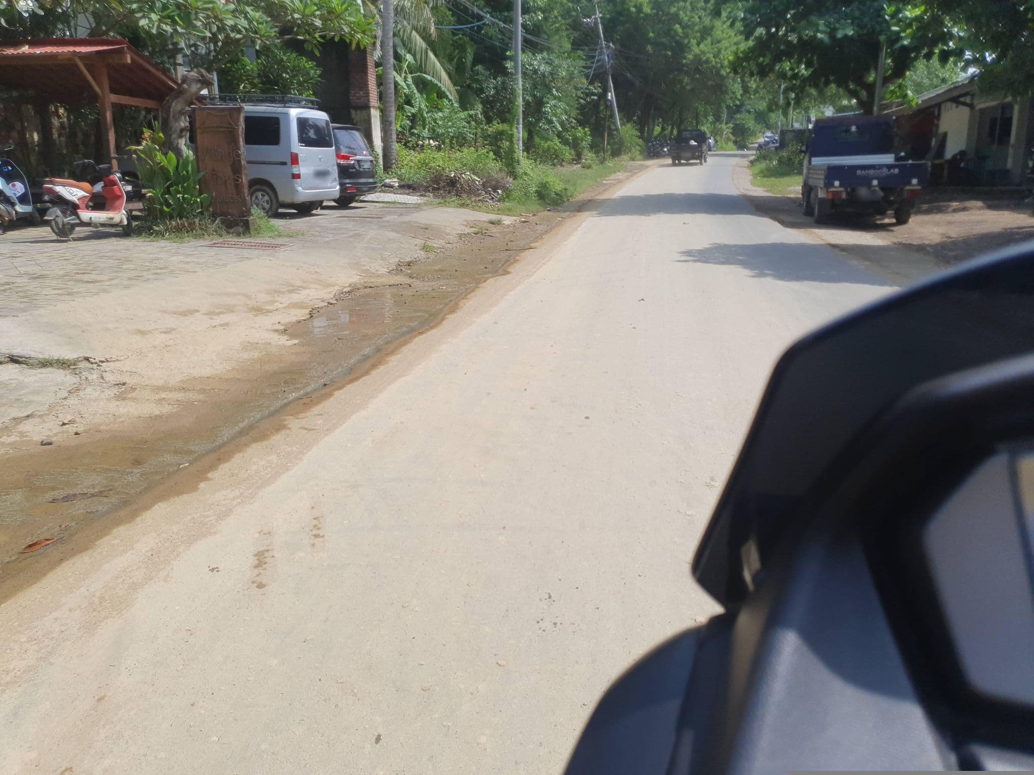 Street view near Village Vibes Lombak, Praya — © russmcd (CC BY-SA · Mapillary)