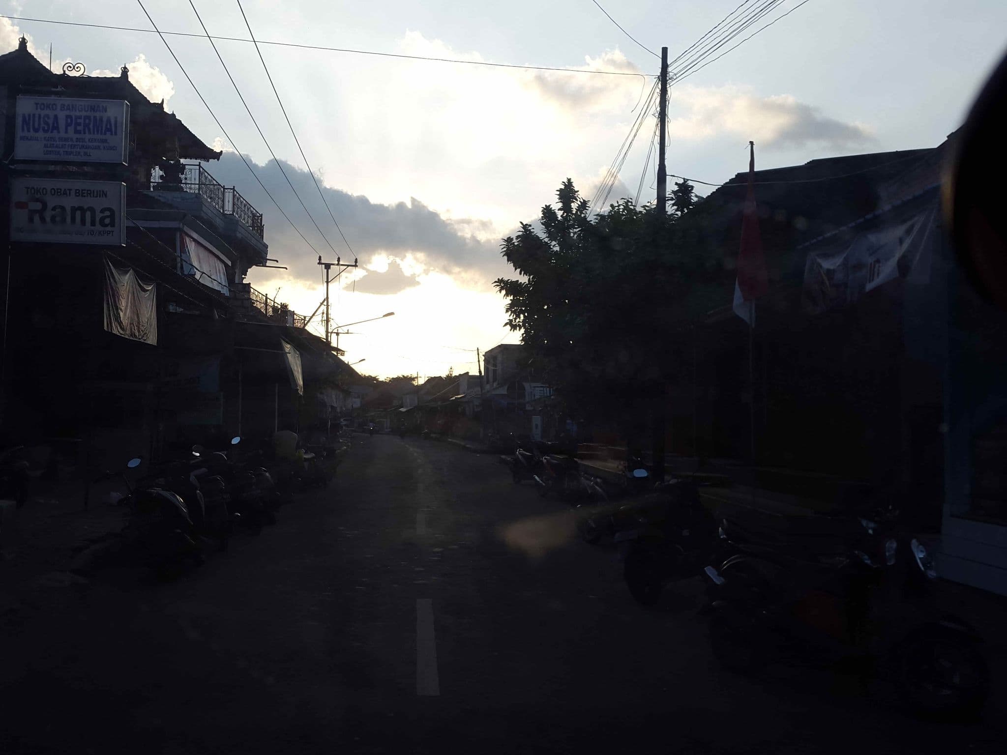 Street view near green palm, Klungkung — © roadroid (CC BY-SA · Mapillary)