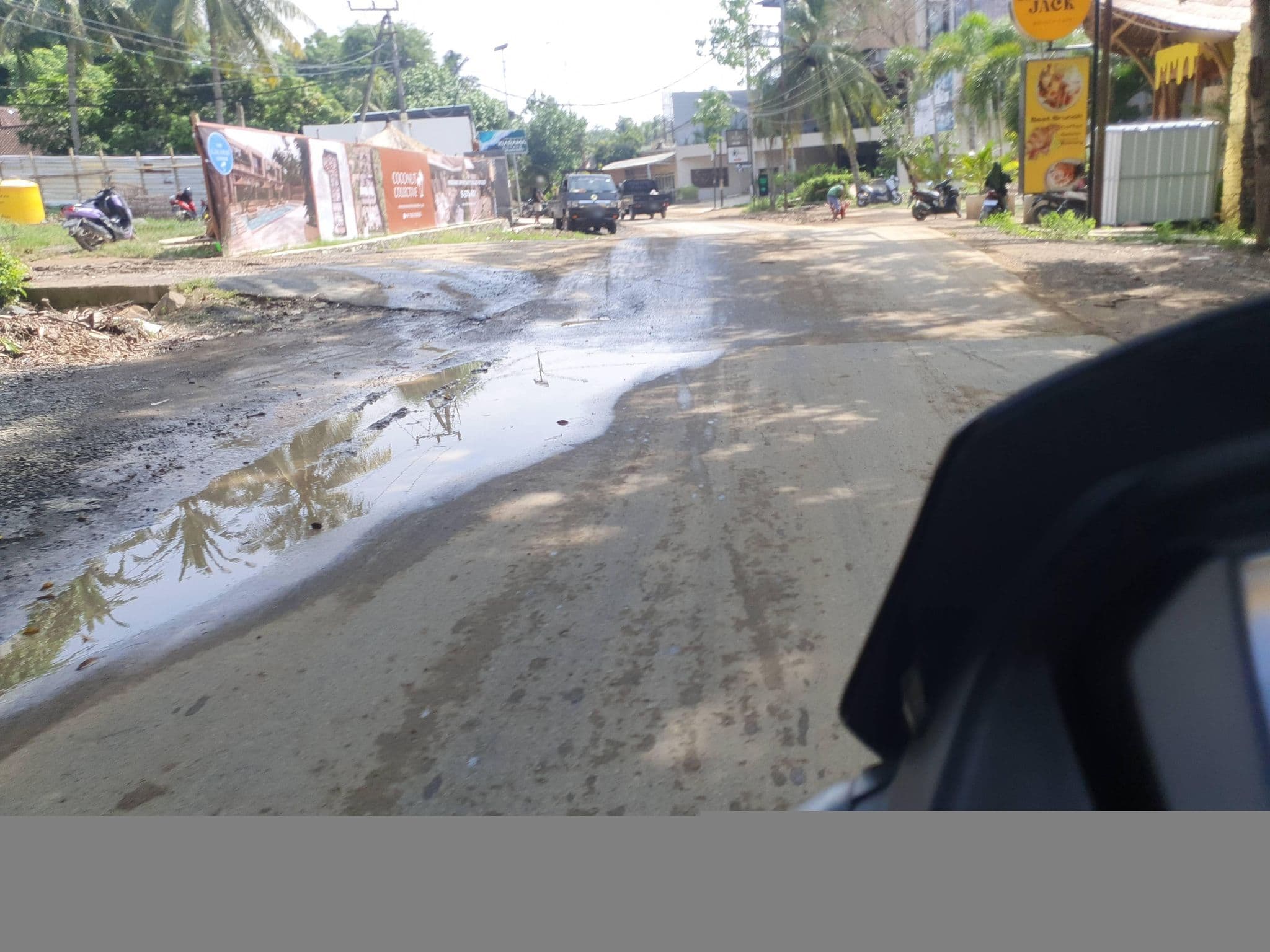 Street view near Lombok Zen Villa, Praya — © russmcd (CC BY-SA · Mapillary)