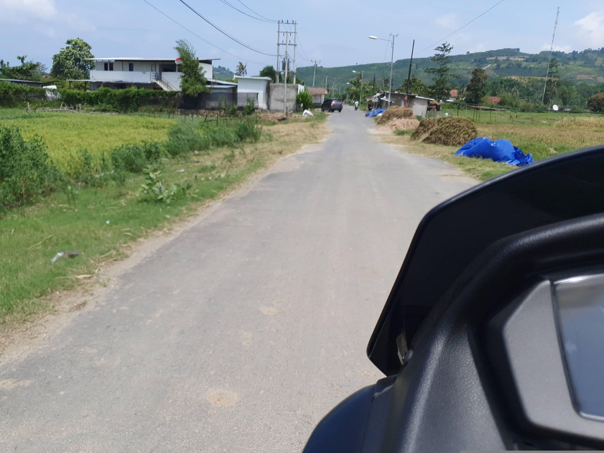 Street view near Amber Lombok Beach Resort, Lembar — © russmcd (CC BY-SA · Mapillary)
