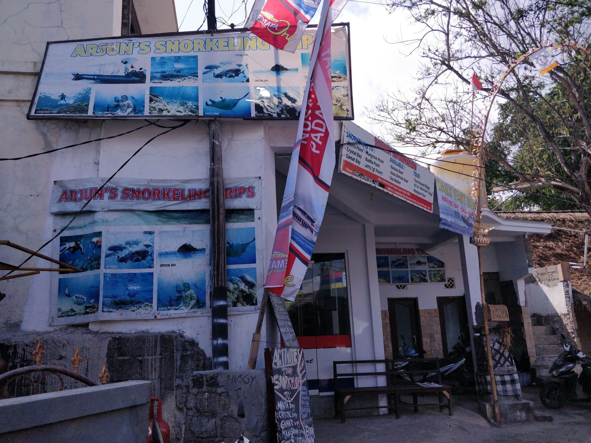 Street view near Airy Nusa Lembongan Mushroom Bay Bali, Klungkung — © publicvoit (CC BY-SA · Mapillary)