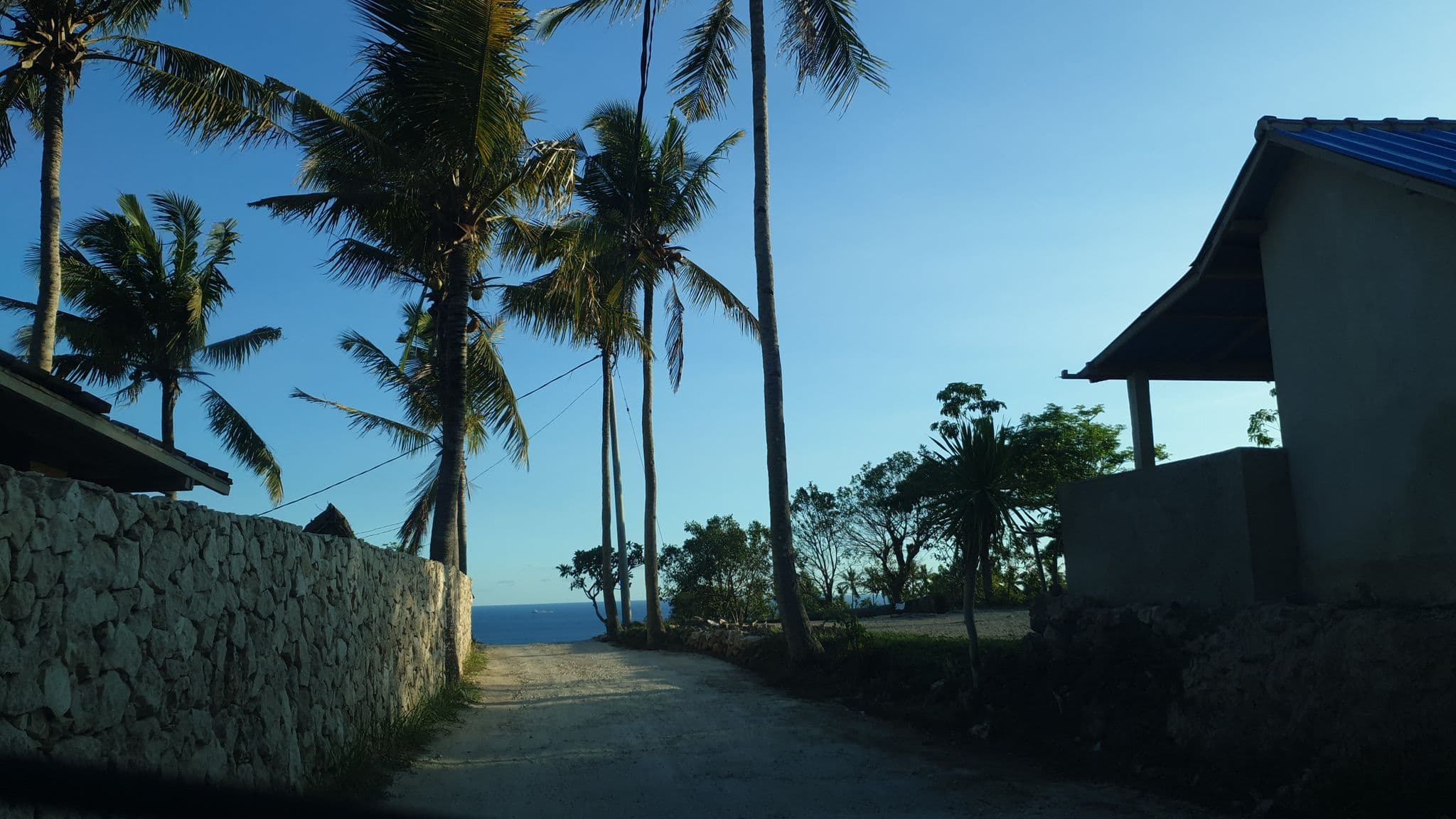 Street view near Golden Garuda Cottages, Klungkung — © coreagc (CC BY-SA · Mapillary)