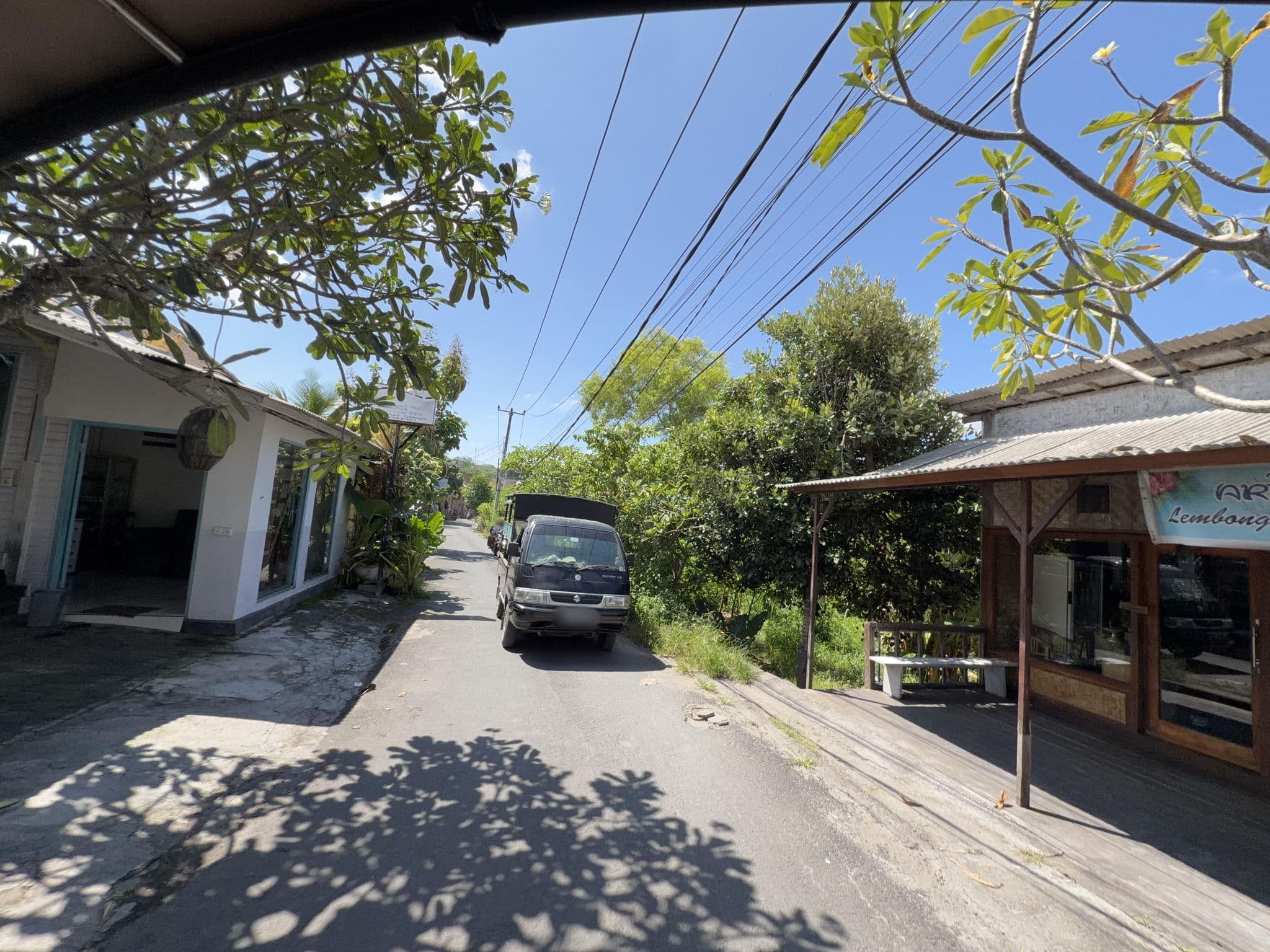 Street view near Dream Beach Kubu, Klungkung — © filipb (CC BY-SA · Mapillary)