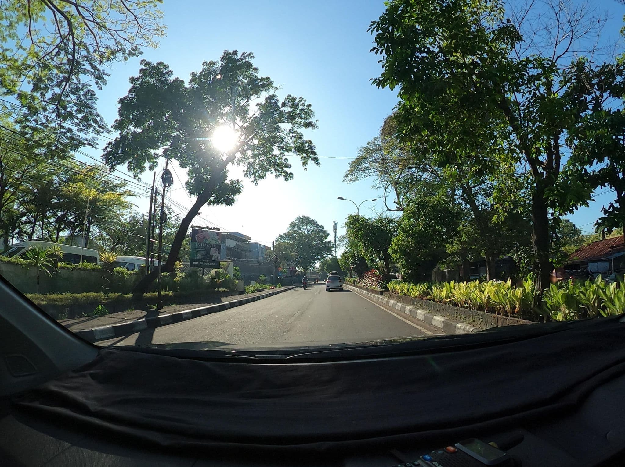 Street view near Hotel Puri Indah Restaurant & Swimming pool, Mataram — © Kaart_Local (CC BY-SA · Mapillary)
