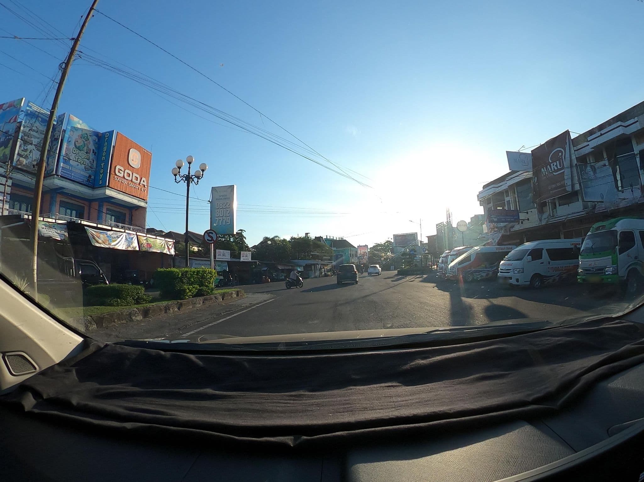 Street view near Lombok Raya Hotel, Mataram:, Mataram — © Kaart_Local (CC BY-SA · Mapillary)