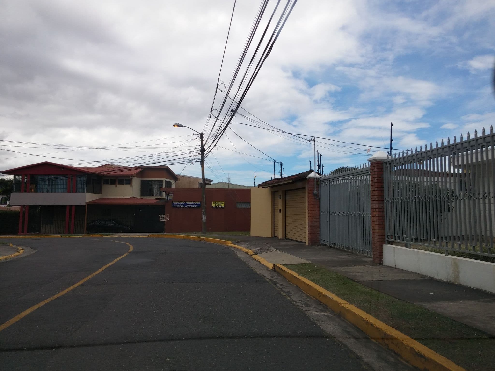 Street view near Capital Hostel de Ciudad, San José