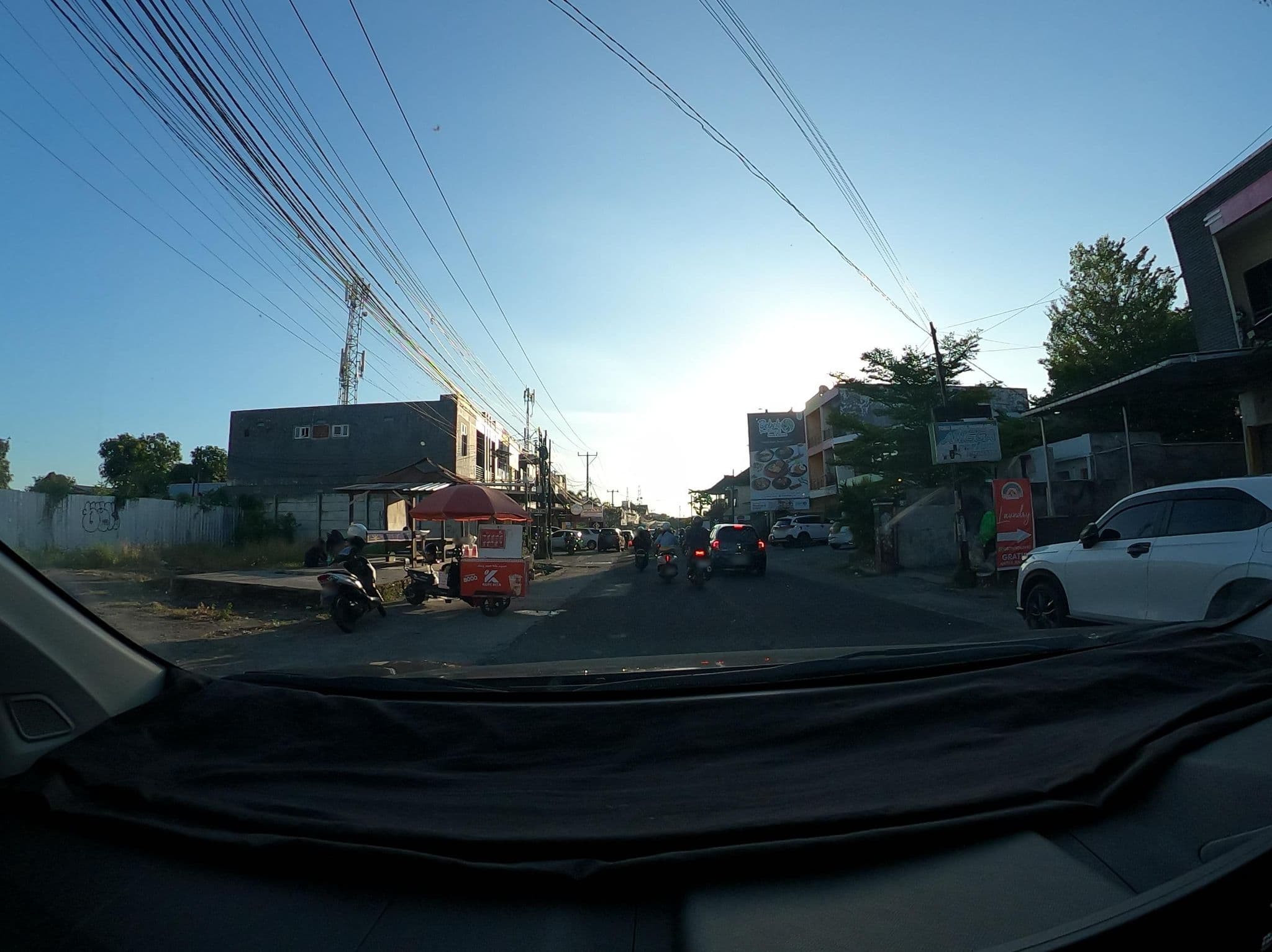 Street view near Hotel Adi Sankara, Mataram — © Kaart_Local (CC BY-SA · Mapillary)