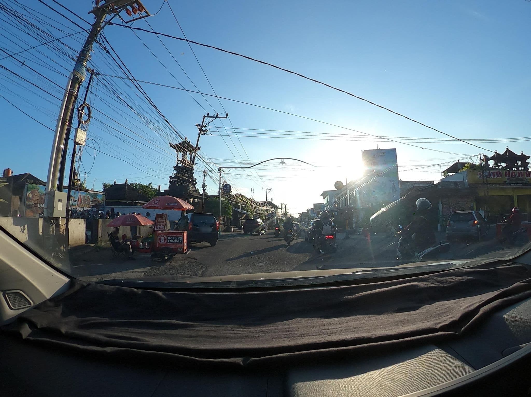 Street view near Giri Hotel Lombok, Mataram — © Kaart_Local (CC BY-SA · Mapillary)
