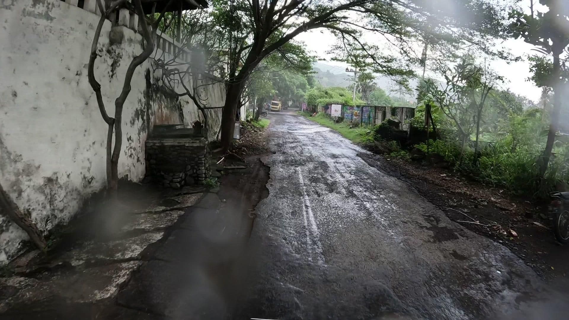 Street view near Sandhy Buddha Bungalow, Amlapura — © lucomsky (CC BY-SA · Mapillary)