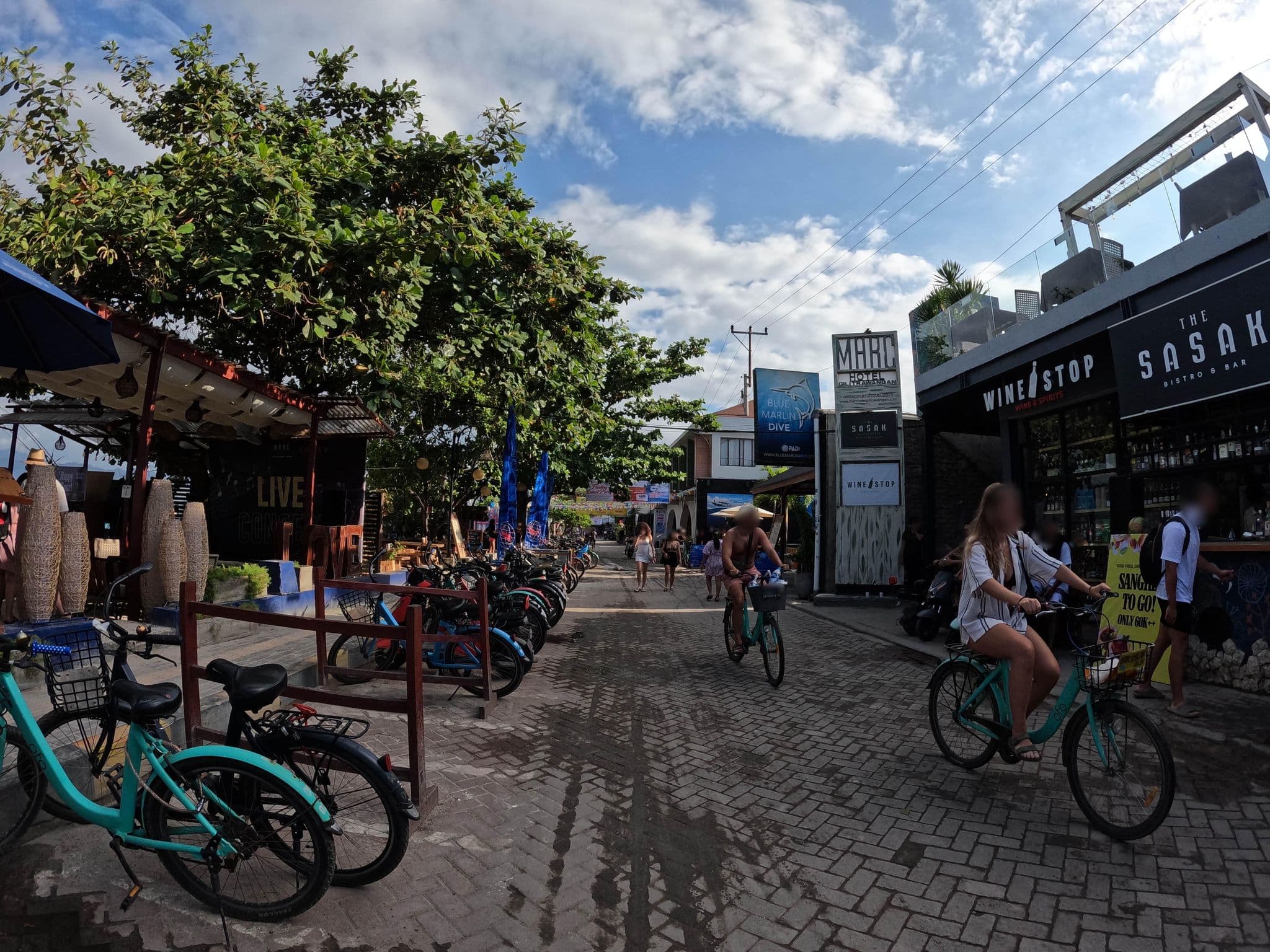 Street view near Blue Marlin Trawangan, Gili Trawangan — © lucomsky (CC BY-SA · Mapillary)