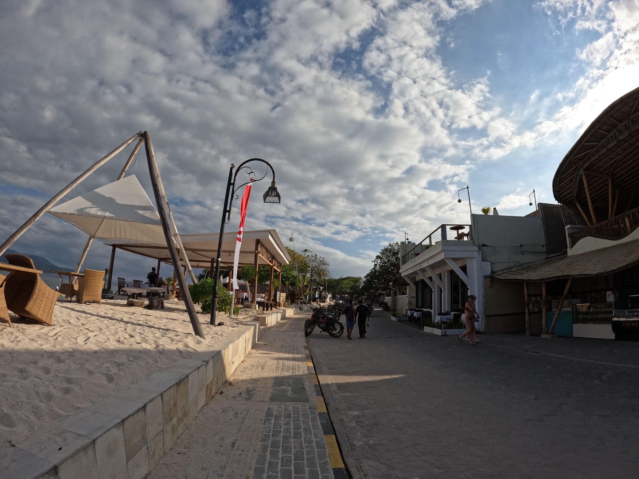Street view near ko-ko-mo Resort - Gili Trawangan, Gili Trawangan — © lucomsky (CC BY-SA · Mapillary)