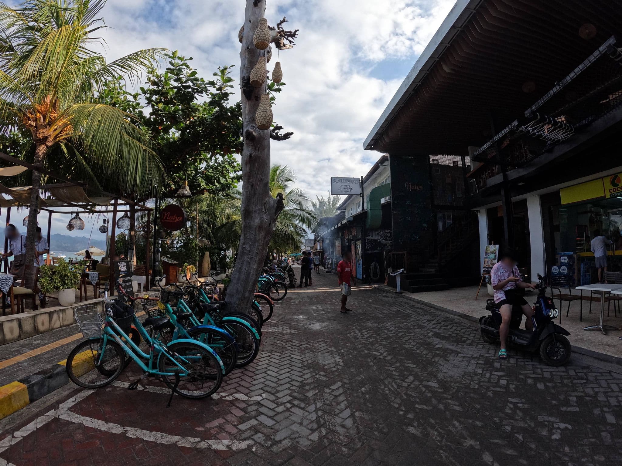 Street view near Natya Gili Trawangan Hotel, Gili Trawangan — © lucomsky (CC BY-SA · Mapillary)