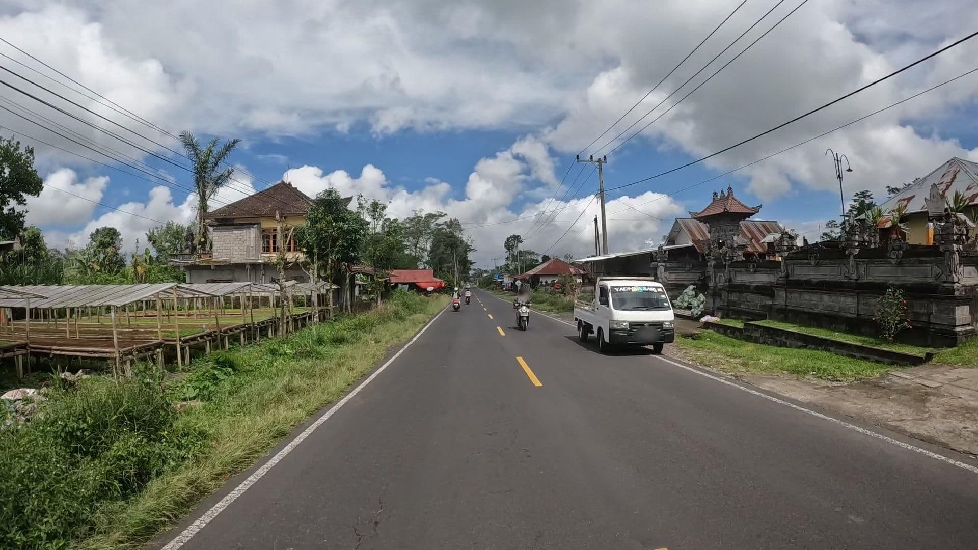 Street view near Tarpa's Private Pool Villas, Banjar Wangsian — © lucomsky (CC BY-SA · Mapillary)