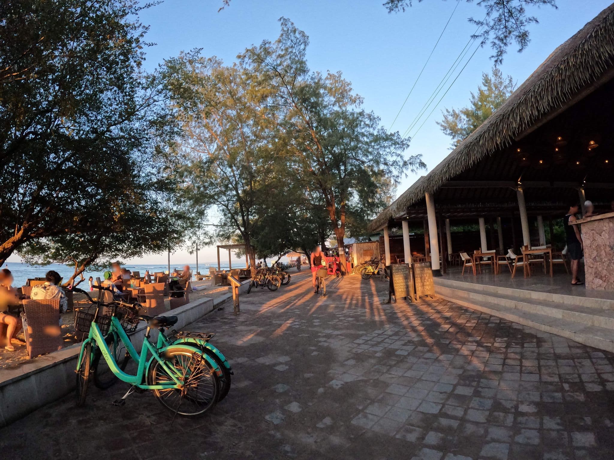 Street view near Villa Penyu Gili Trawangan, Gili Trawangan — © lucomsky (CC BY-SA · Mapillary)
