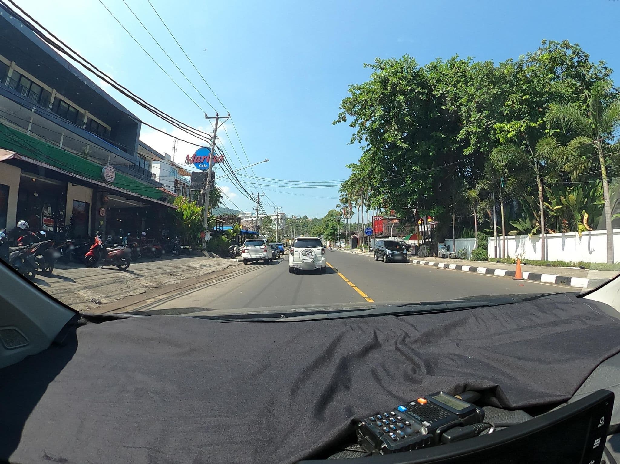 Street view near Helwin hotel, Senggigi — © Kaart_Local (CC BY-SA · Mapillary)