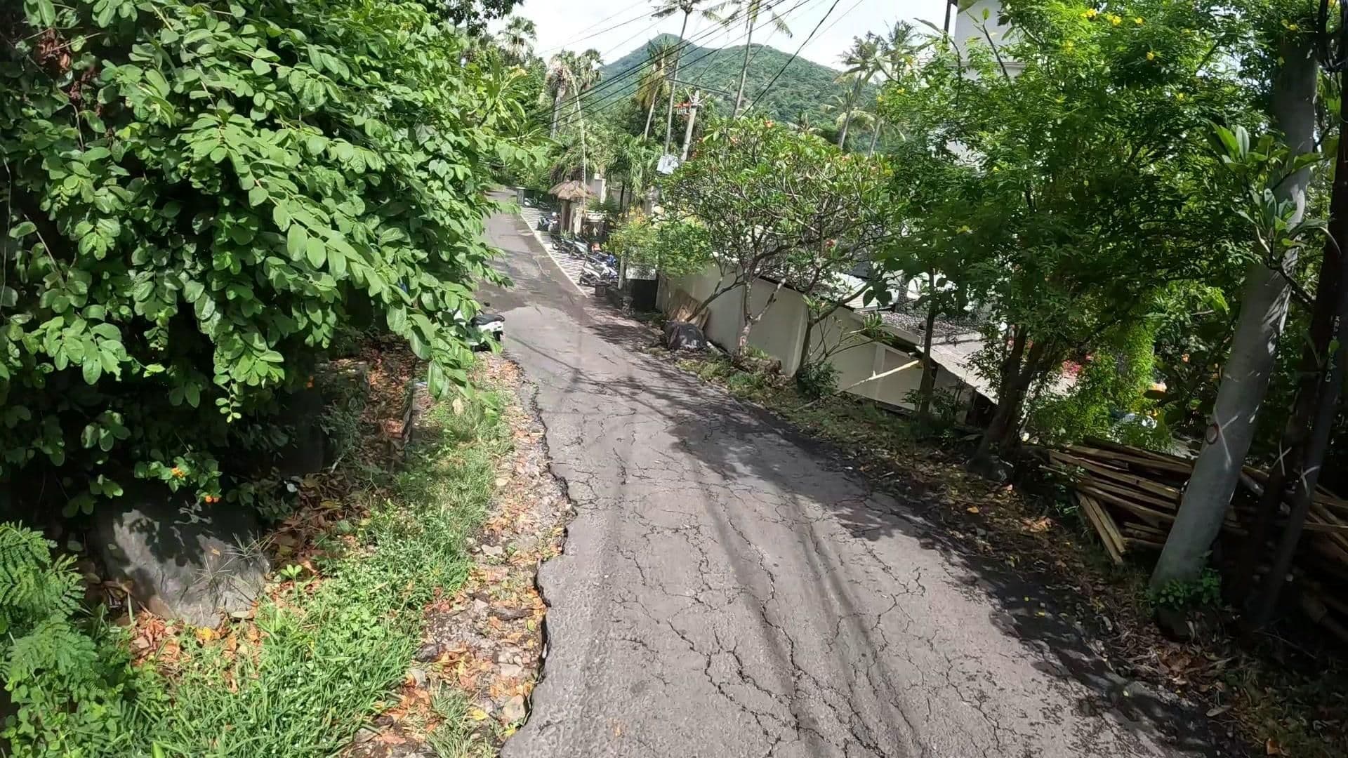 Street view near Palm Garden Amed Beach & Spa Resort, Amlapura — © lucomsky (CC BY-SA · Mapillary)
