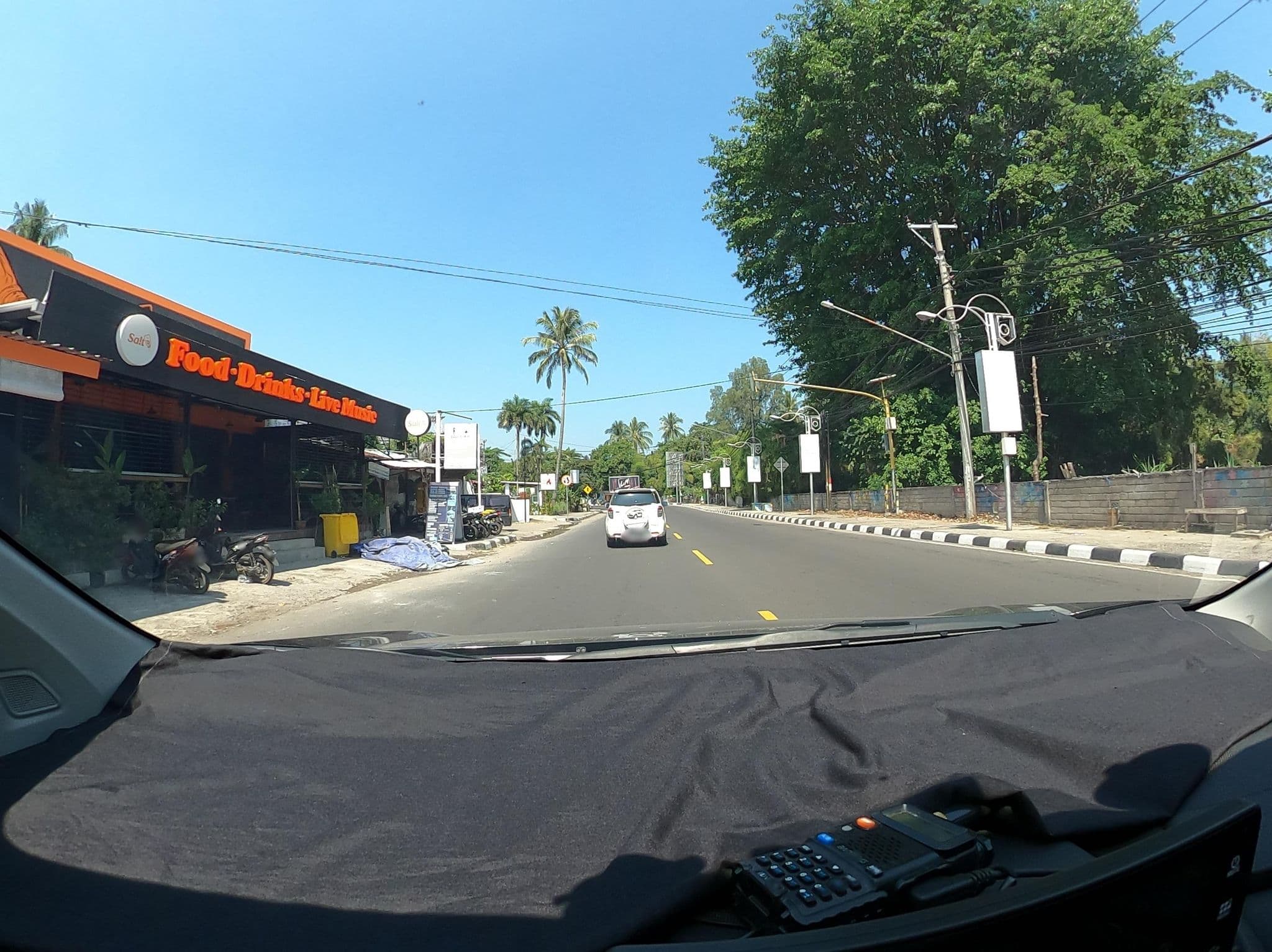 Street view near Sendok Guest House Bar and Restaurant, Senggigi — © Kaart_Local (CC BY-SA · Mapillary)