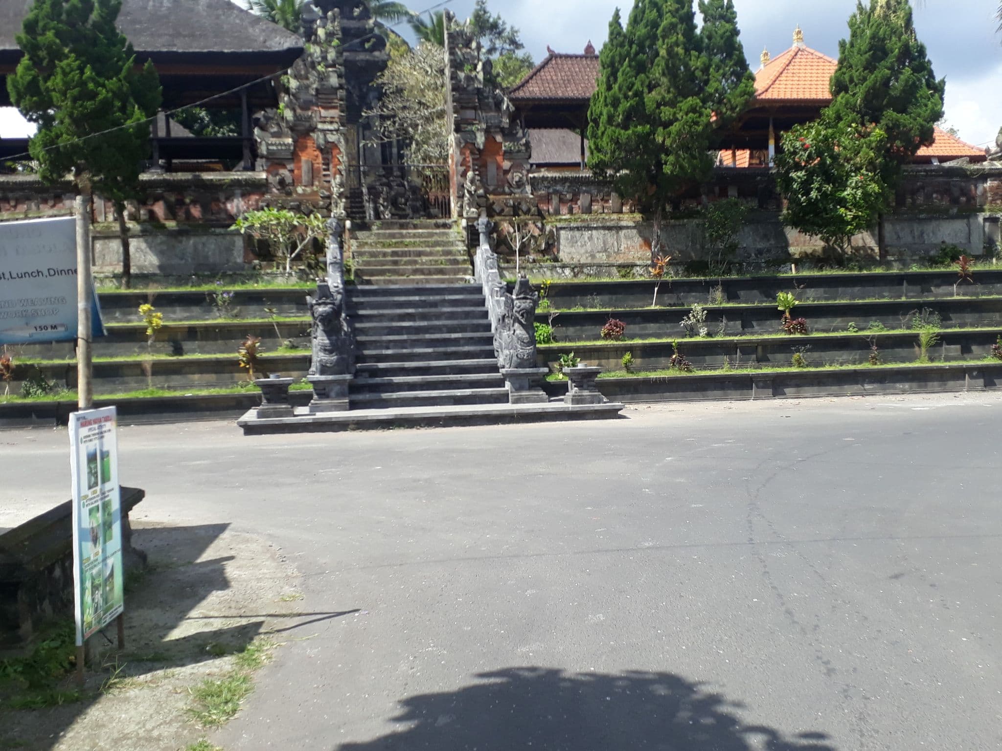 Street view near Kanda Homestay, Banjar Wangsian — © mapillarymatt (CC BY-SA · Mapillary)