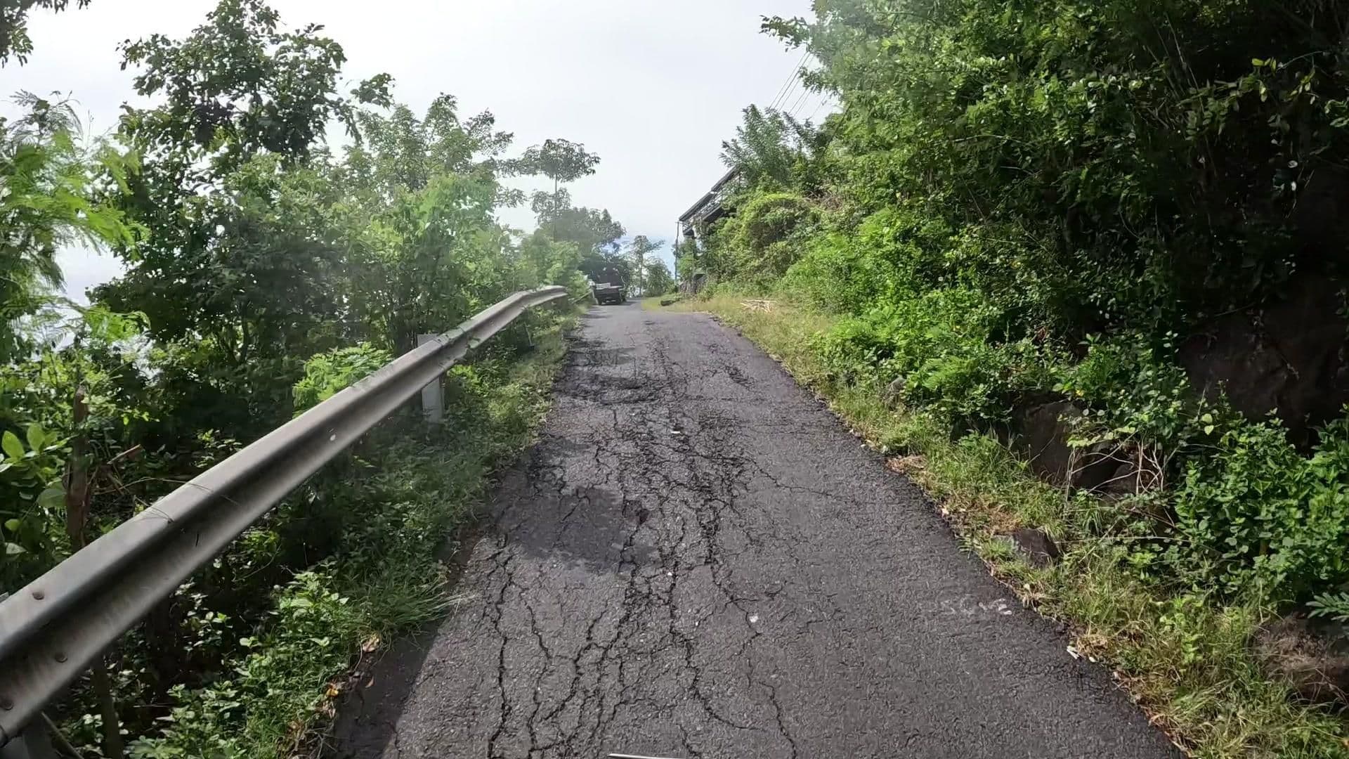 Street view near Wawa Wewe Rock, Amlapura — © lucomsky (CC BY-SA · Mapillary)