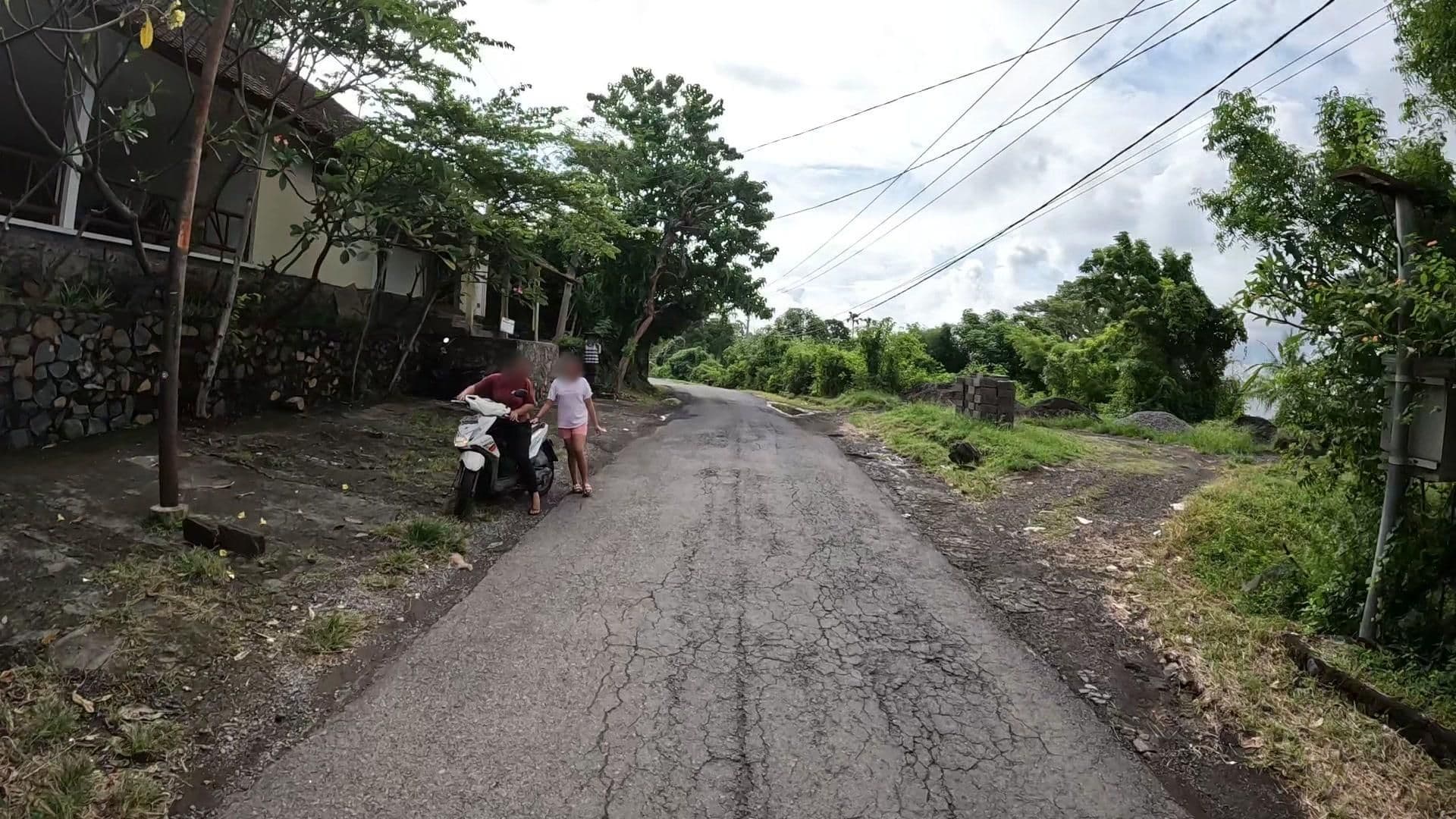 Street view near Bedulu Resort Amed, Amlapura — © lucomsky (CC BY-SA · Mapillary)