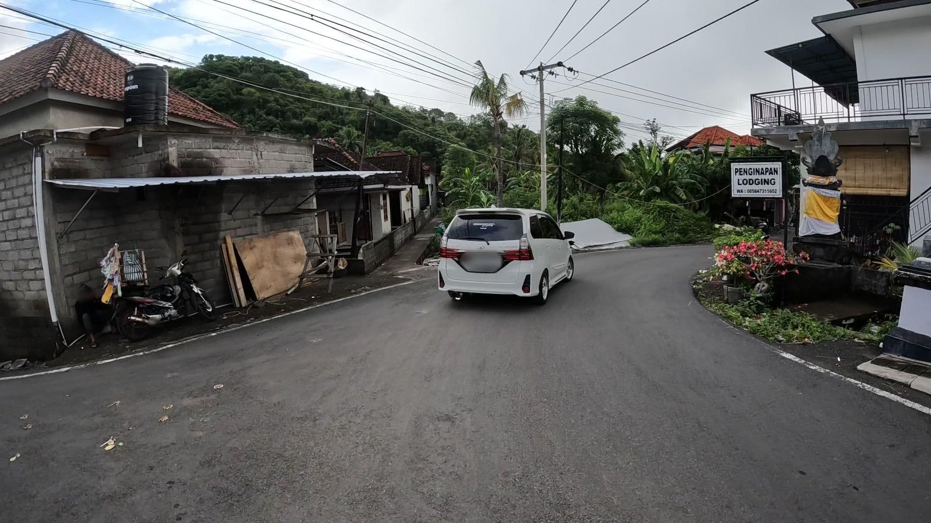 Street view near Amed Romance House, Amlapura — © lucomsky (CC BY-SA · Mapillary)