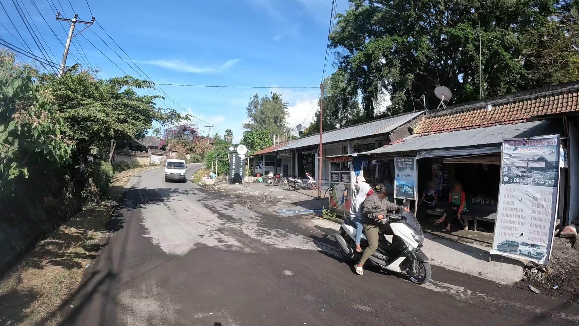 Street view near Bukit Catu Bungalows, Banjar Wangsian — © lucomsky (CC BY-SA · Mapillary)