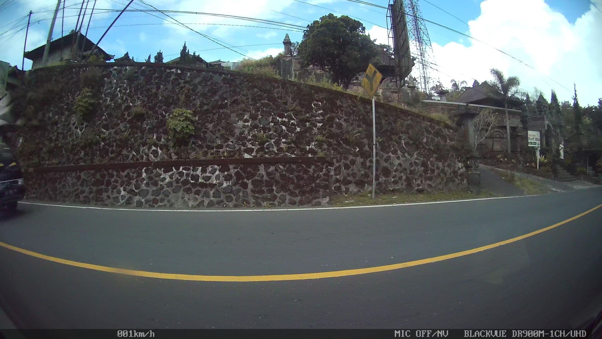 Street view near The Volcania Guest House, Banjar Wangsian — © kaart_2 (CC BY-SA · Mapillary)