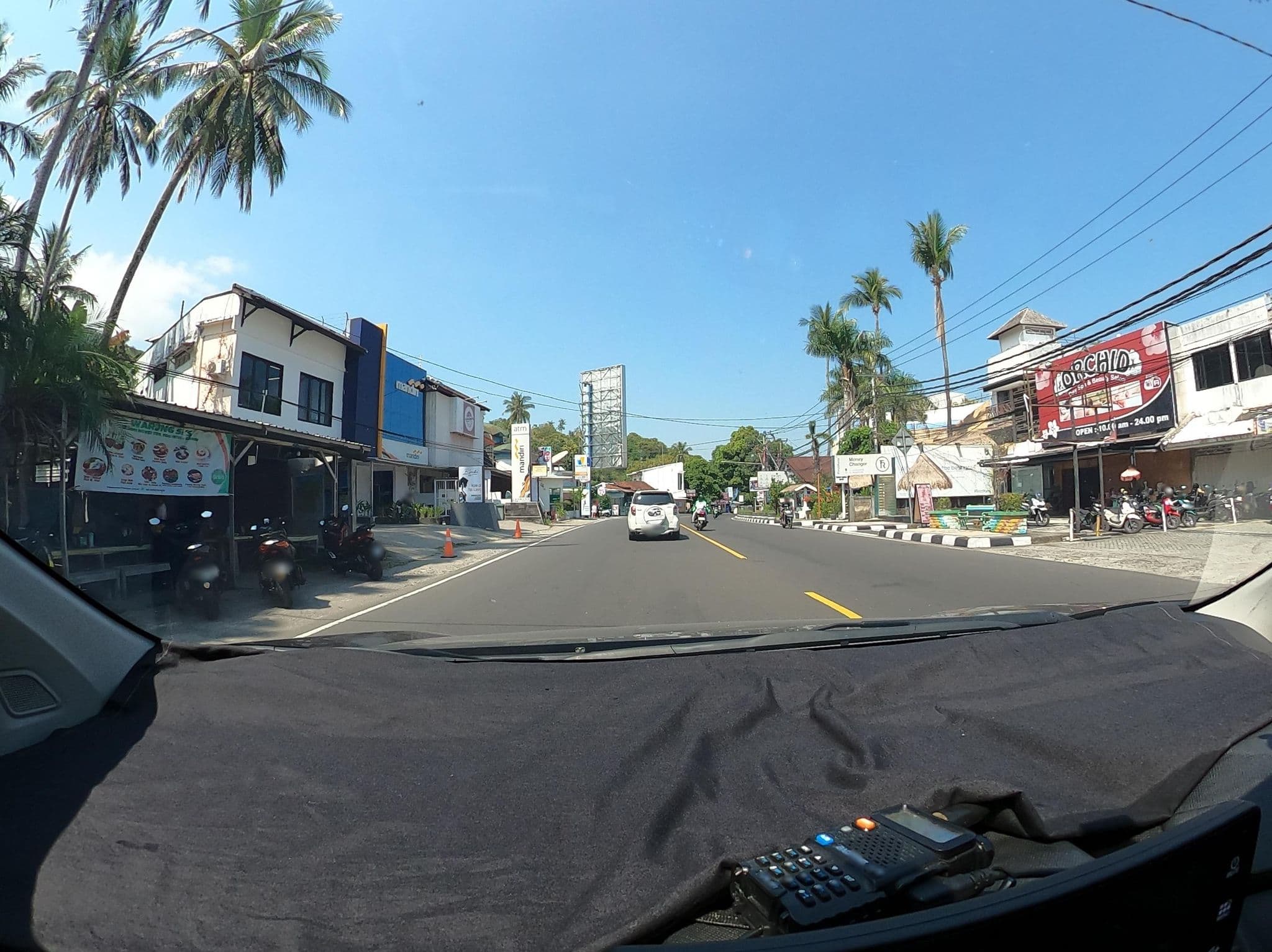 Street view near Holiday Resort Lombok Room 319, Senggigi — © Kaart_Local (CC BY-SA · Mapillary)