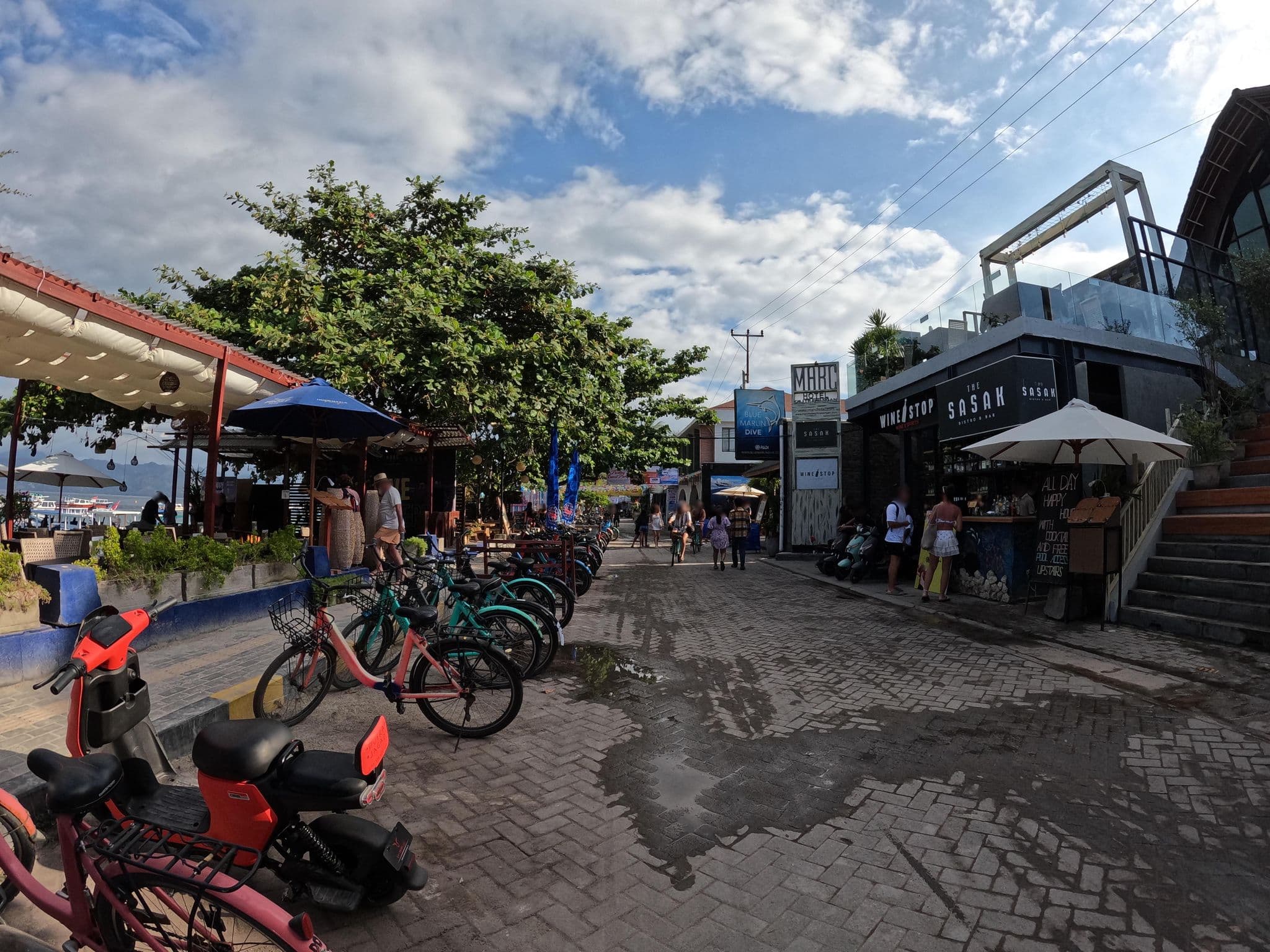 Street view near MARC Hotel Gili Trawangan Lombok, Gili Trawangan — © lucomsky (CC BY-SA · Mapillary)