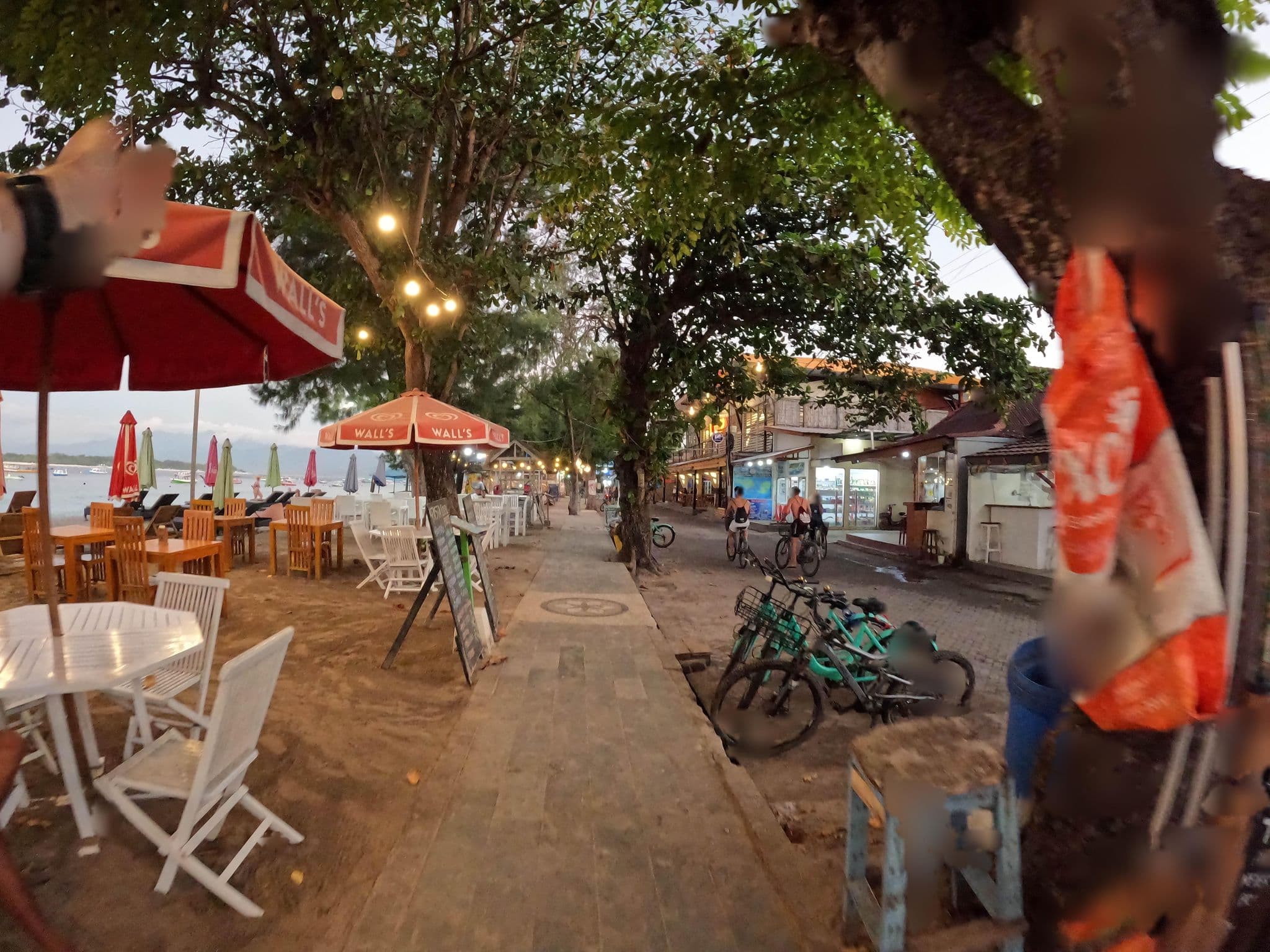 Street view near Kodong Giyal's, Gili Trawangan — © lucomsky (CC BY-SA · Mapillary)