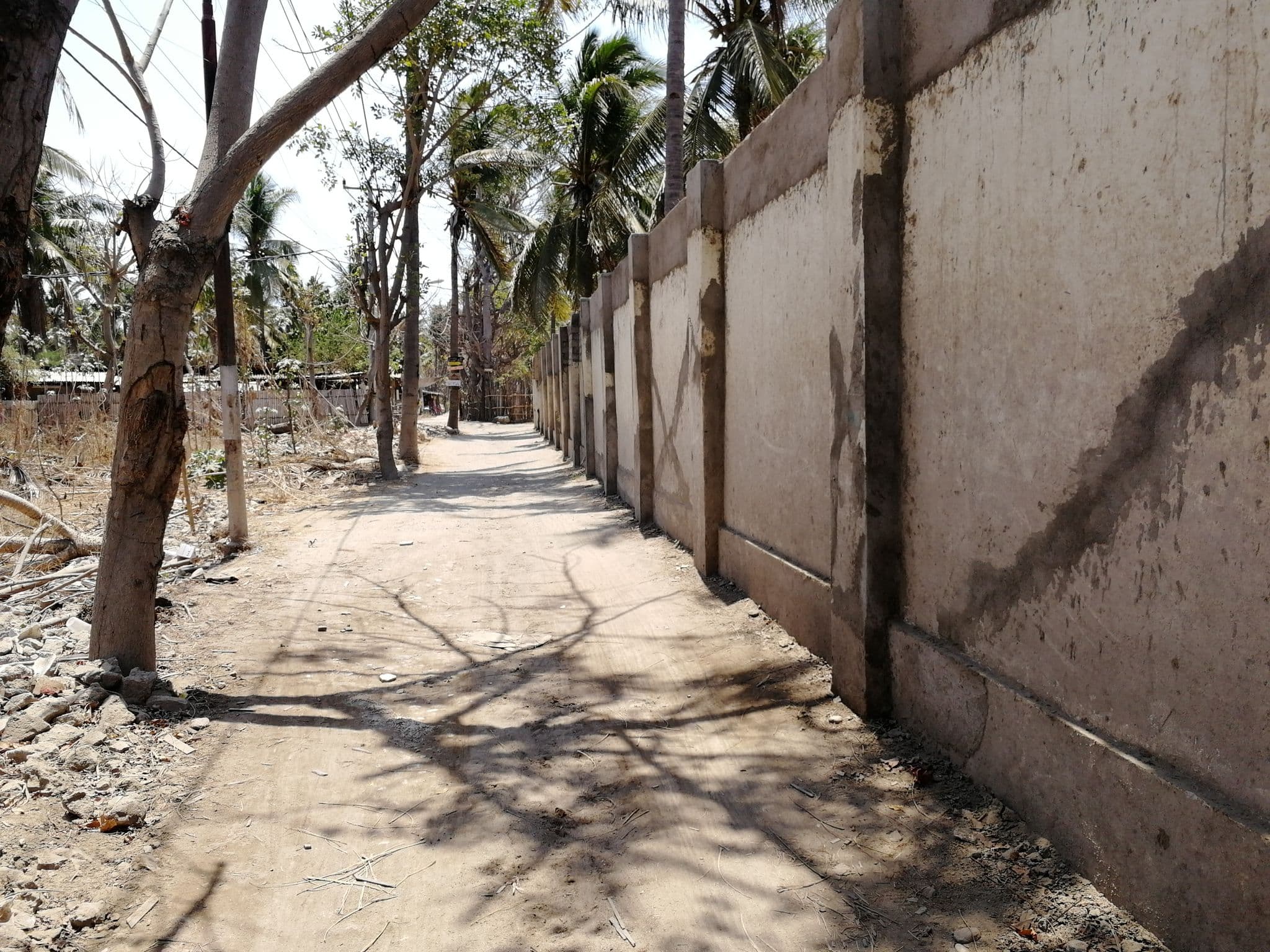 Street view near White Coconut Cottage, Gili Trawangan — © thewayofmando (CC BY-SA · Mapillary)