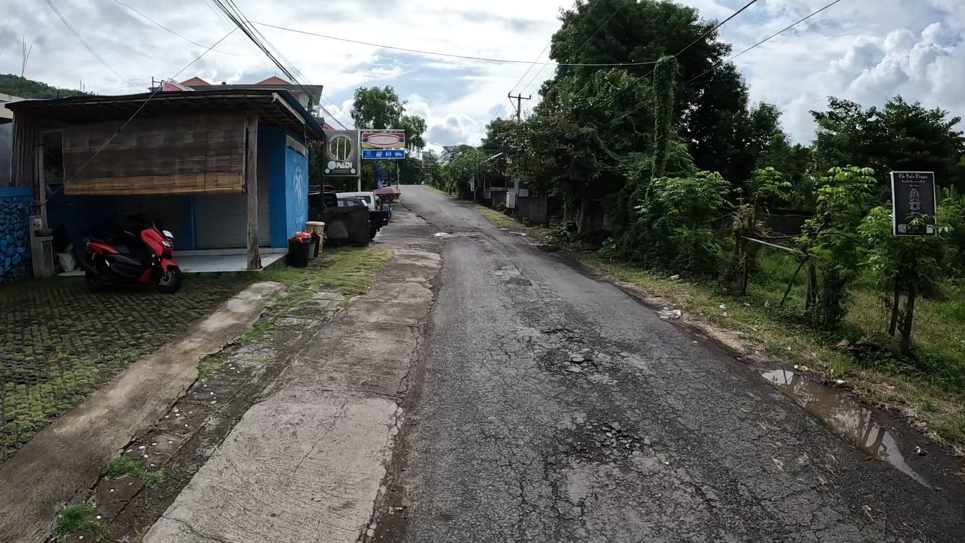 Street view near Sahera Hotel Amed, Amlapura — © lucomsky (CC BY-SA · Mapillary)