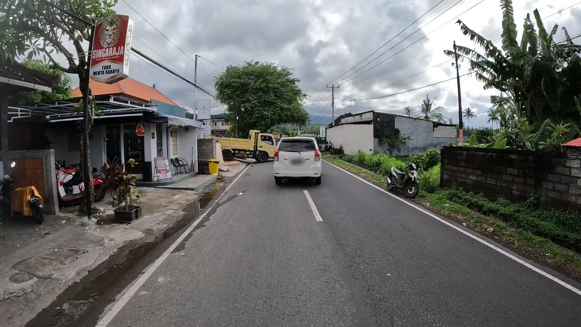 Street view near Dalum Homestay, Amlapura — © lucomsky (CC BY-SA · Mapillary)