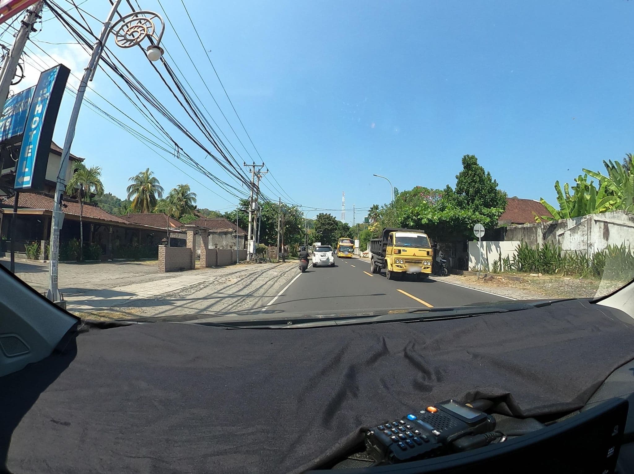 Street view near Cafe Wayan Cottages Senggigi, Senggigi — © Kaart_Local (CC BY-SA · Mapillary)