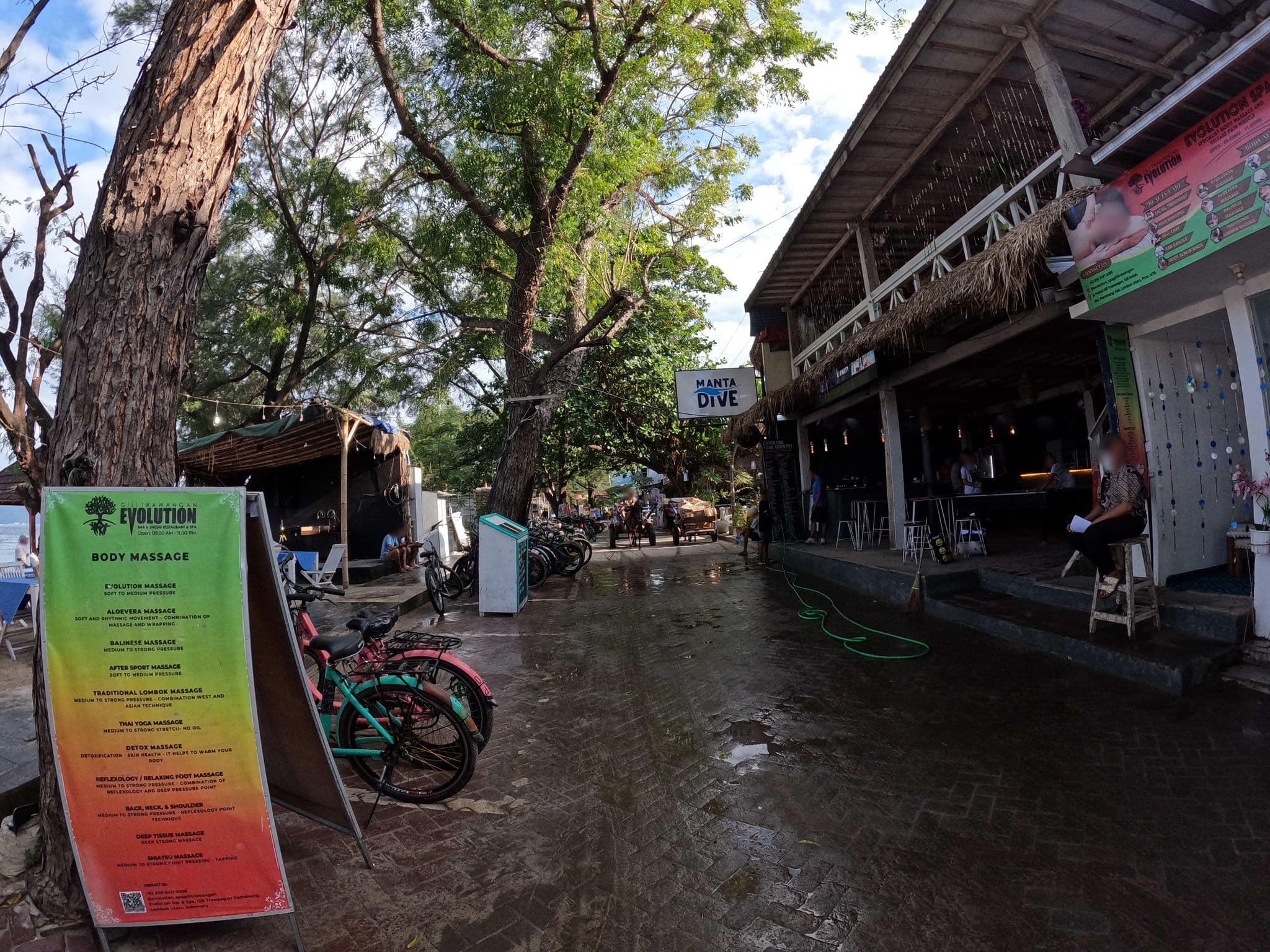 Street view near Gerald Home Stay, Gili Trawangan — © lucomsky (CC BY-SA · Mapillary)