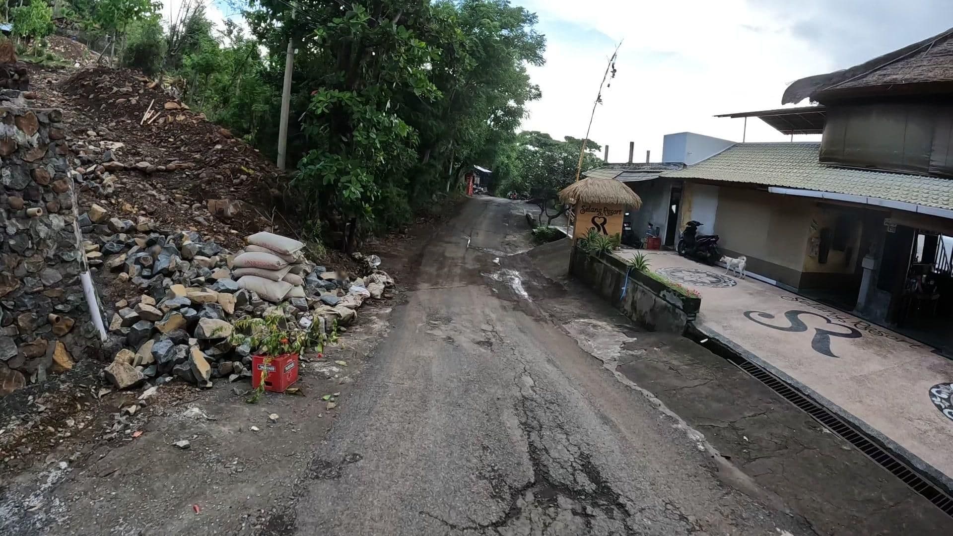 Street view near Deep Blue Studio - Selang Resort, Amlapura — © lucomsky (CC BY-SA · Mapillary)